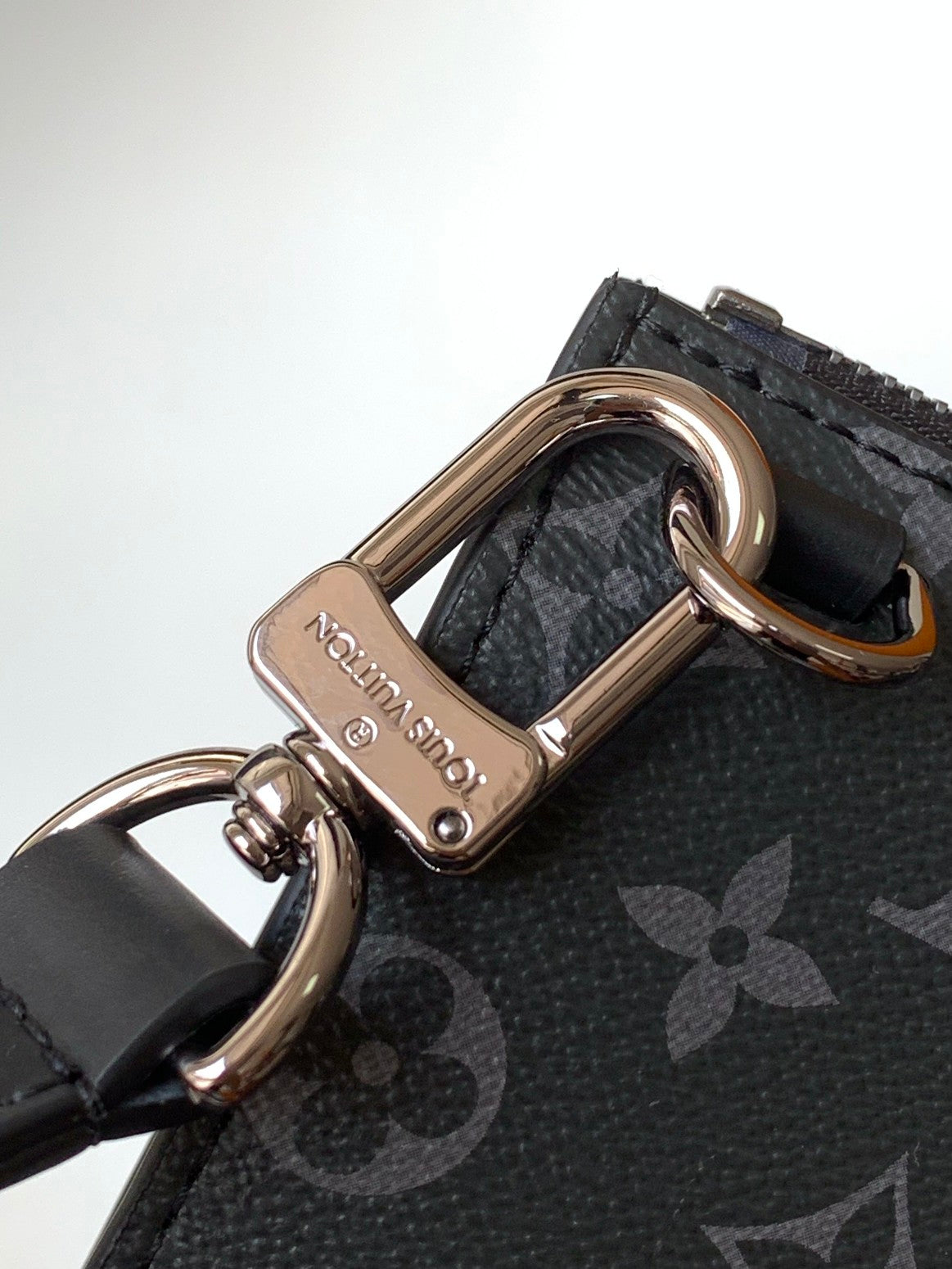 Louis Vuitton Sac Plat Monogram Eclipse Men's Crossbody Bag - Black/Grey