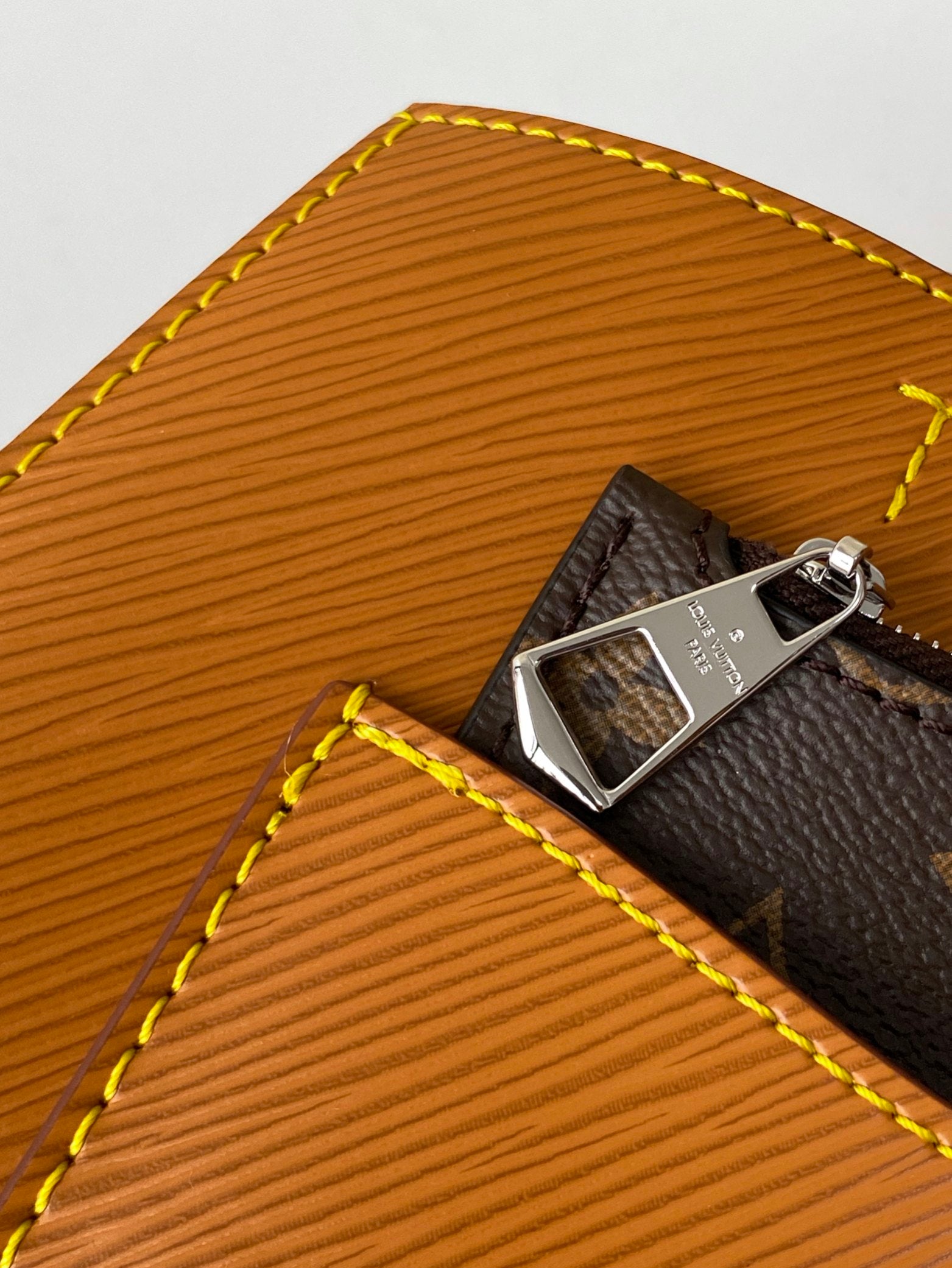 Louis Vuitton Camel Textured Leather Tote Handbag with Detachable Crossbody Strap