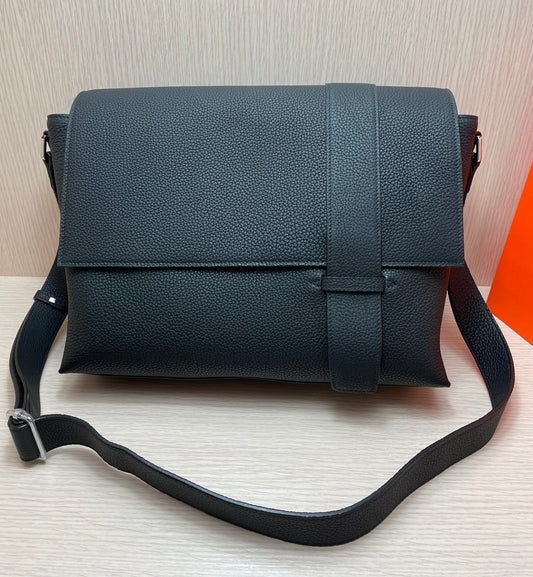 Men's Luxury Black Pebbled Leather Messenger Bag - Adjustable Shoulder Strap Crossbody