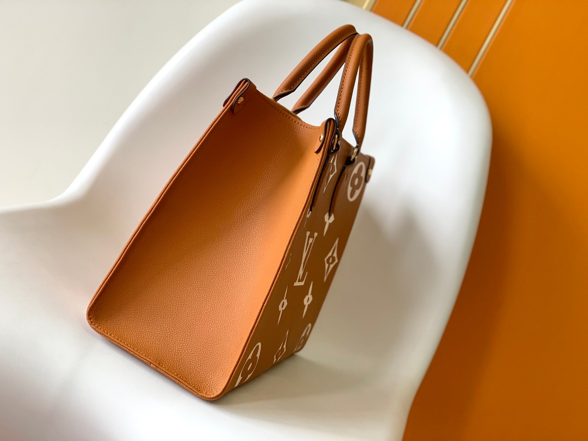 Louis Vuitton OnTheGo MM Monogram Empreinte Leather Tote Bag - Arizona/Beige