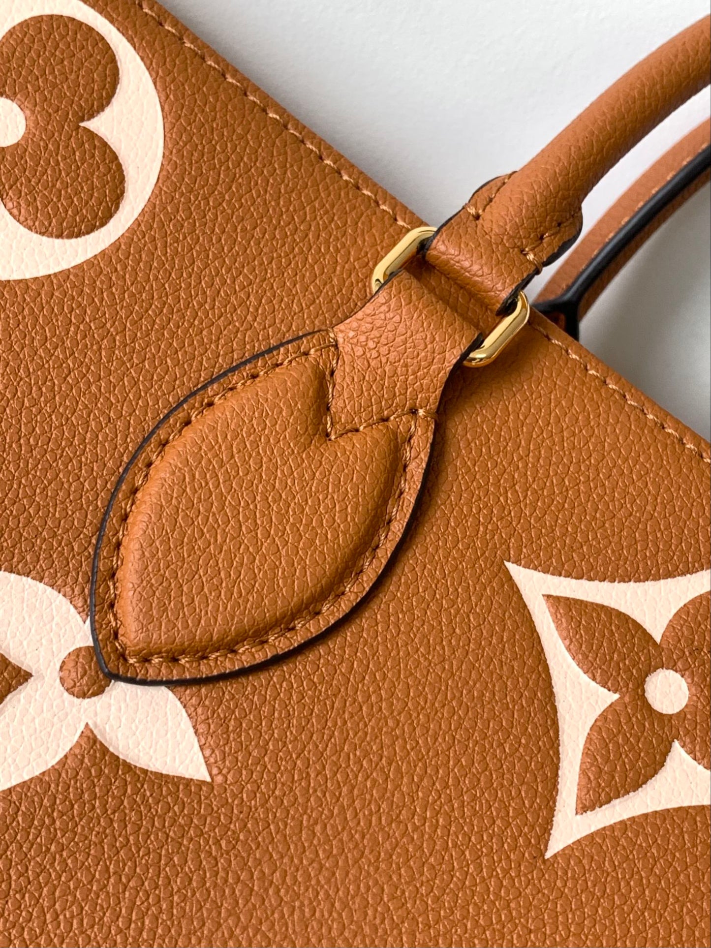 Louis Vuitton OnTheGo MM Monogram Empreinte Leather Tote Bag - Arizona/Beige
