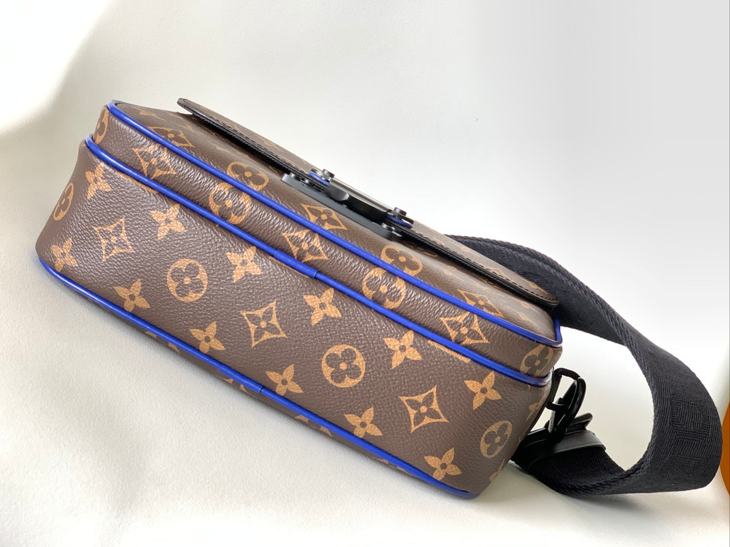 Louis Vuitton S-Lock Messenger Bag Monogram Canvas - Brown/Blue