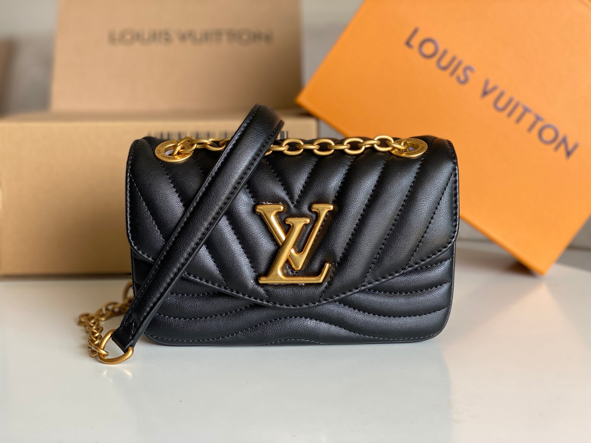 Louis Vuitton New Wave Chain Bag MM - Black Quilted Calf Leather