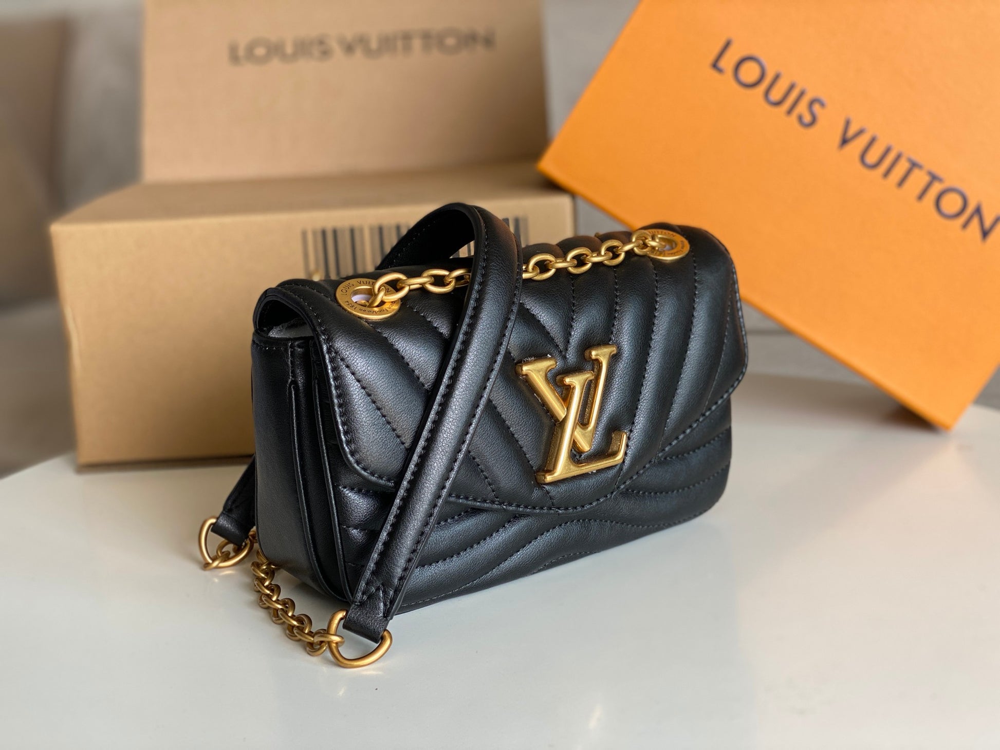 Louis Vuitton New Wave Chain Bag MM - Black Quilted Calf Leather