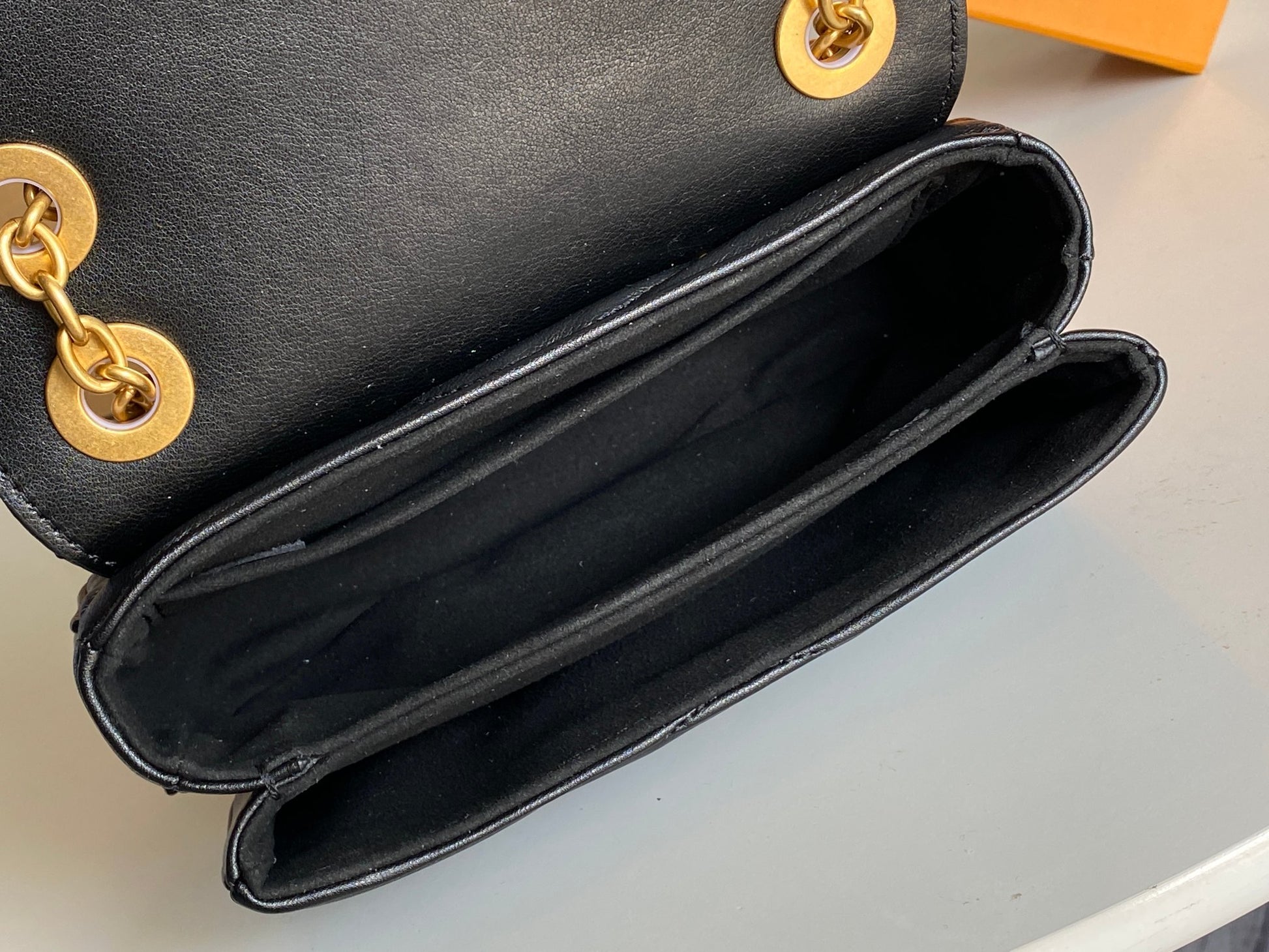 Louis Vuitton New Wave Chain Bag MM - Black Quilted Calf Leather