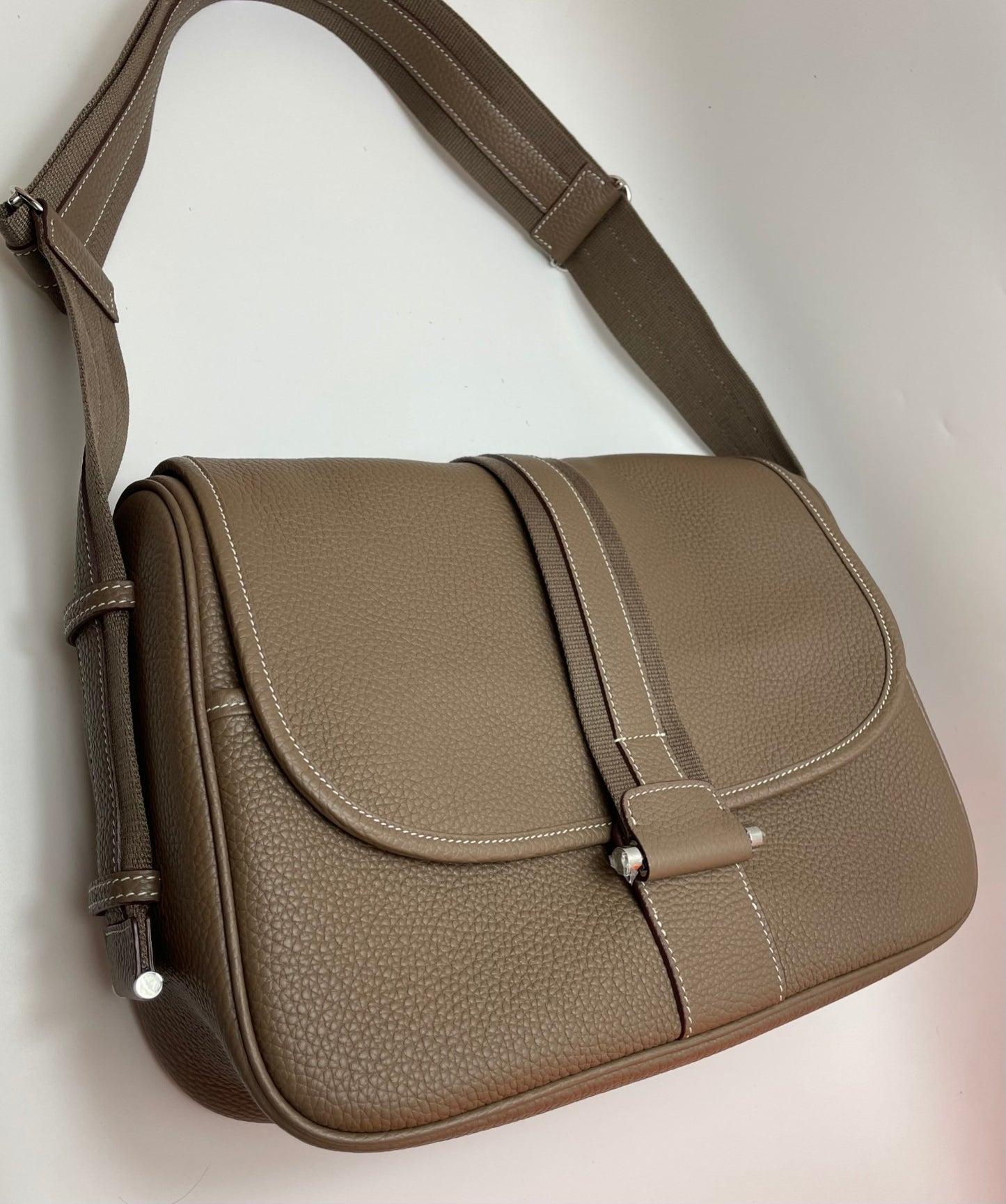 Hermès Jypsiere 28 Shoulder Bag - Taupe Clemence Leather with Palladium Hardware