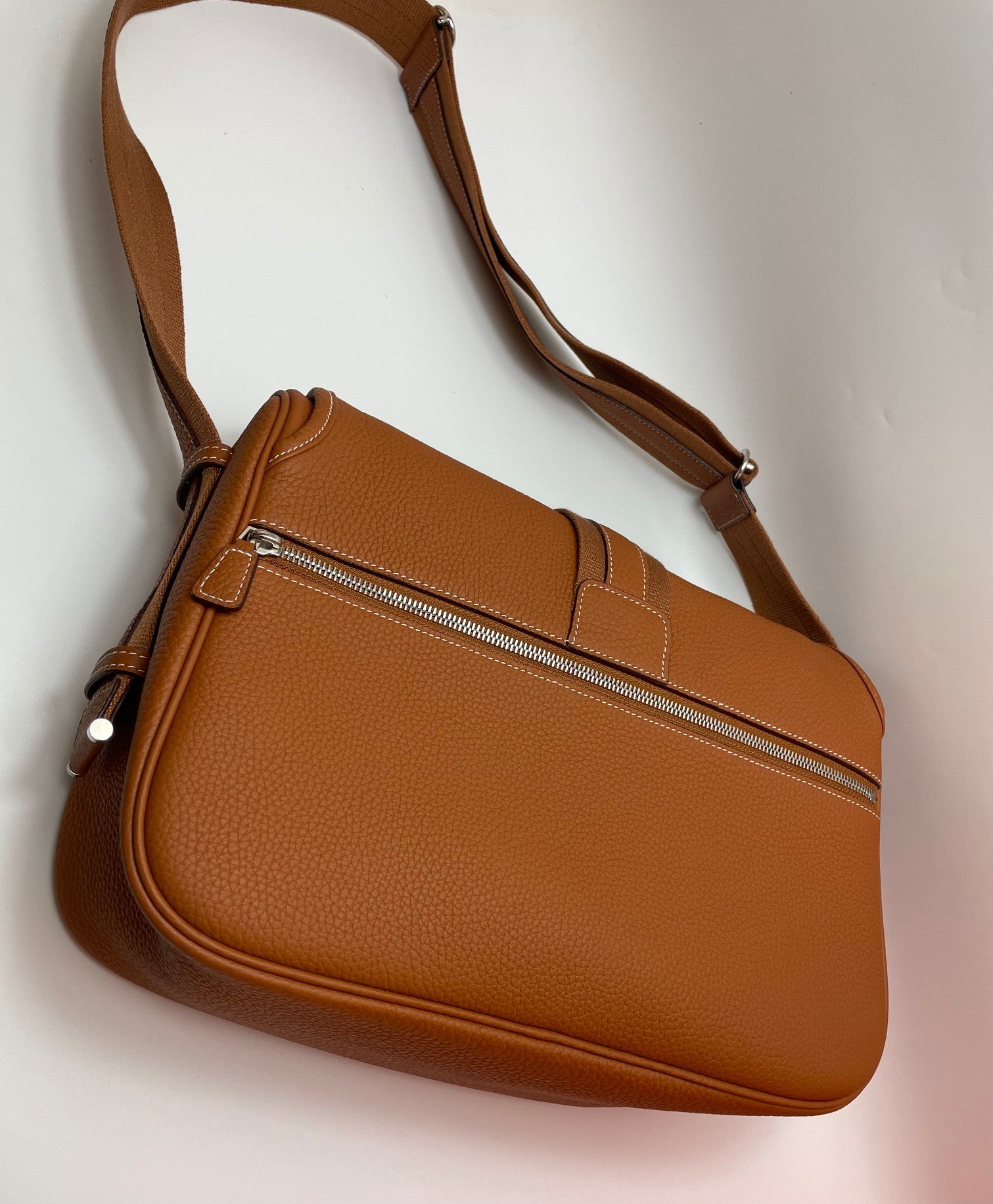 Hermès Jypsiere Style Leather Messenger Bag - Tan Brown