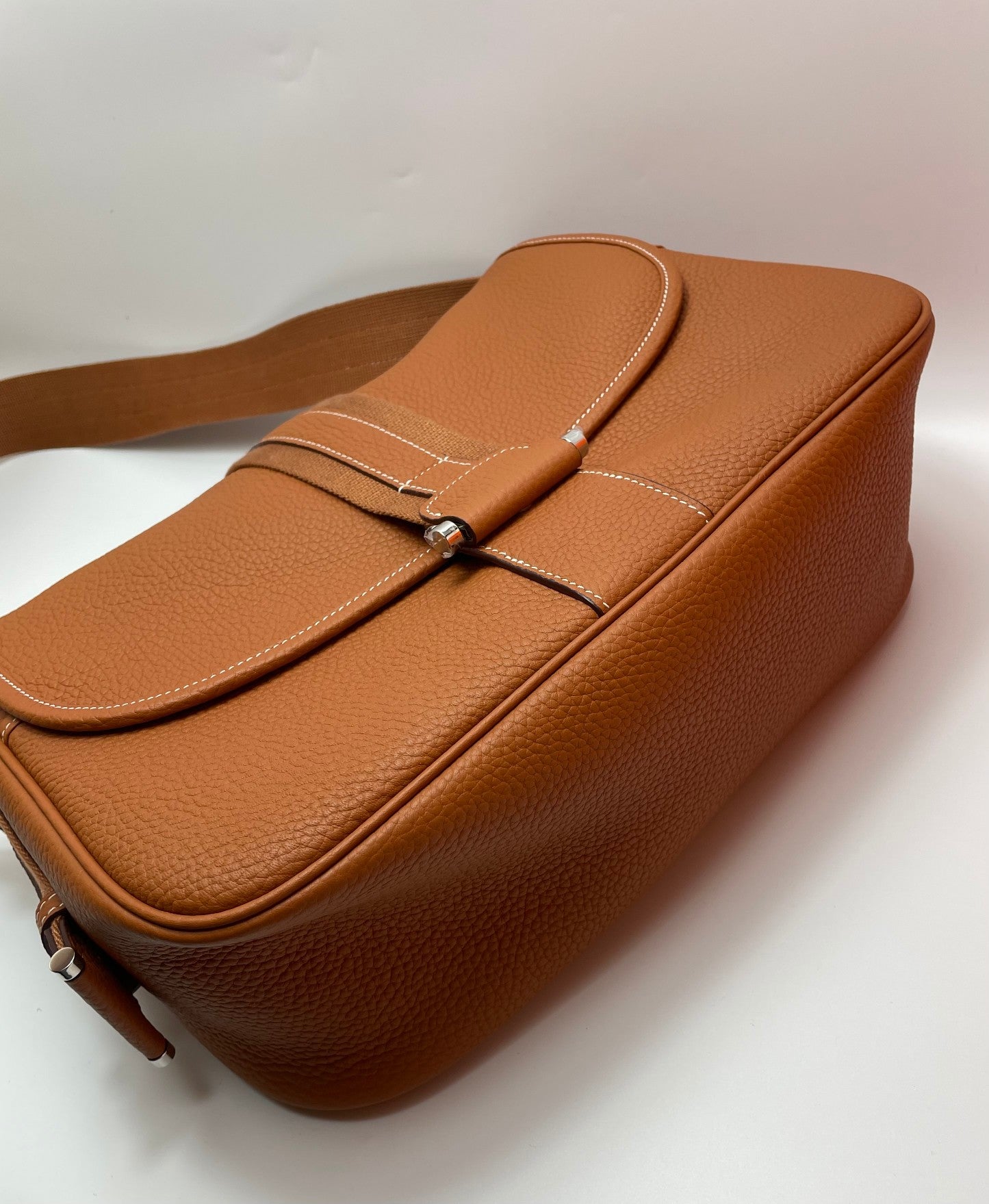 Hermès Jypsiere Style Leather Messenger Bag - Tan Brown
