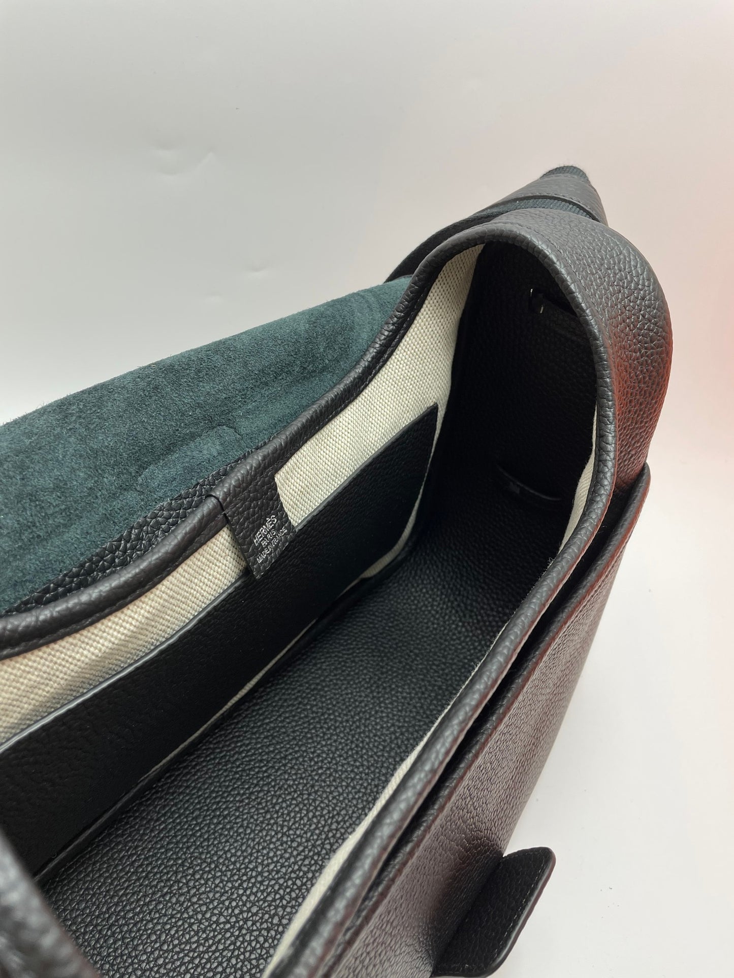 Hermès Black Leather Steve Light Messenger Bag