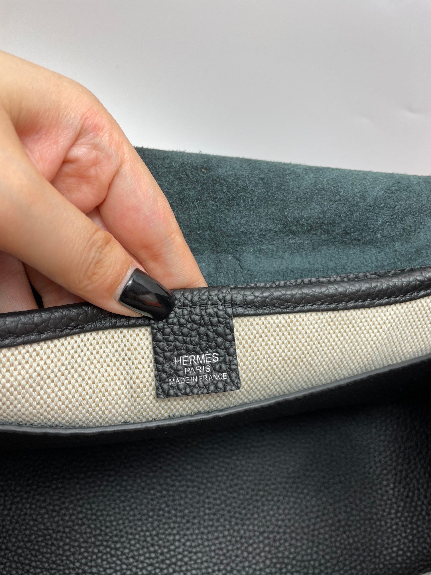 Hermès Black Leather Steve Light Messenger Bag