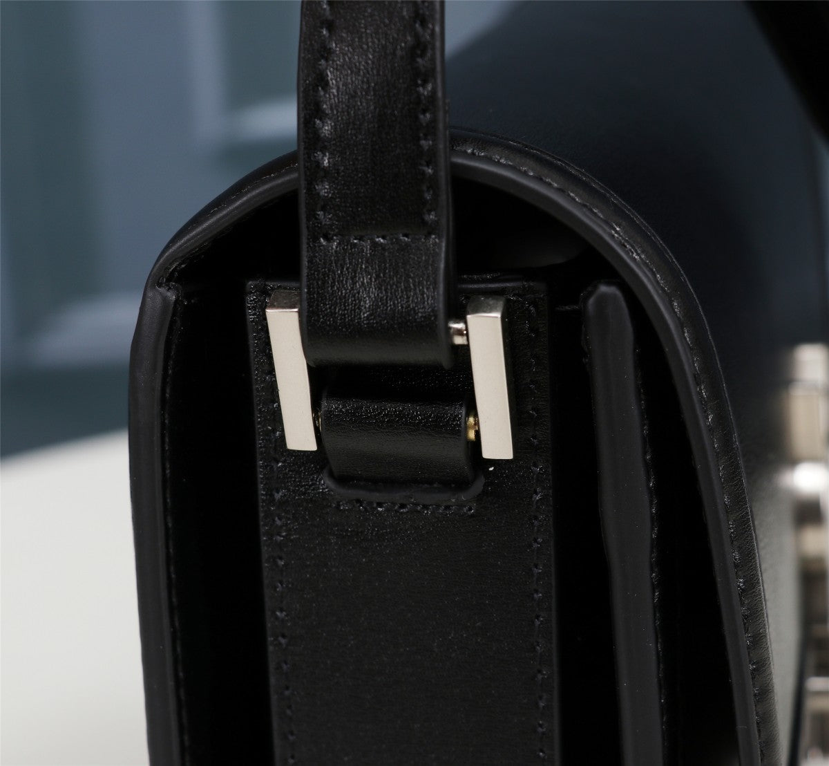 Saint Laurent Women's Solferino Medium Leather Shoulder Bag - Black