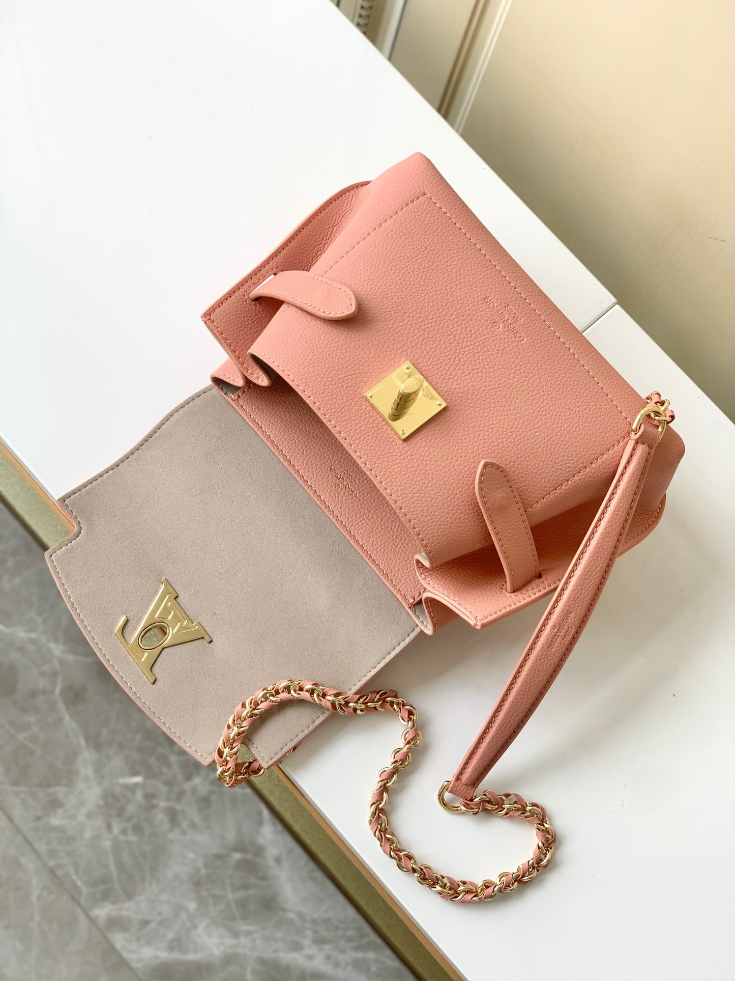 Louis Vuitton Capucines BB Taurillon Leather Handbag - Rose / Gold