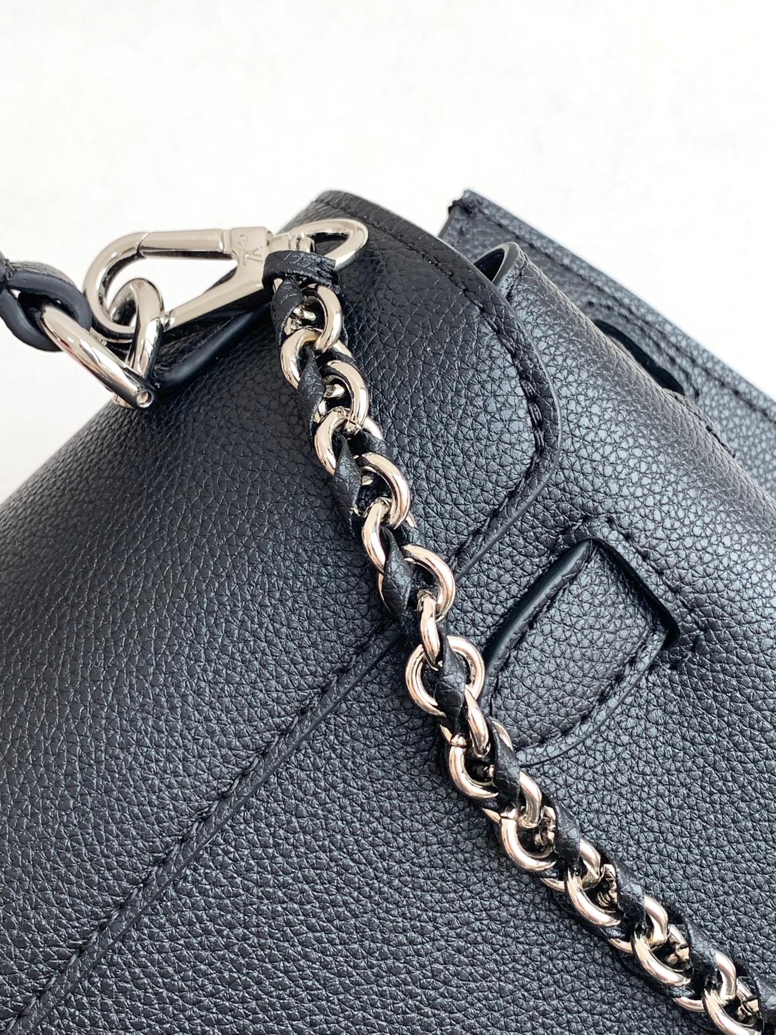 Louis Vuitton Capucines BB Black Taurillon Leather Handbag