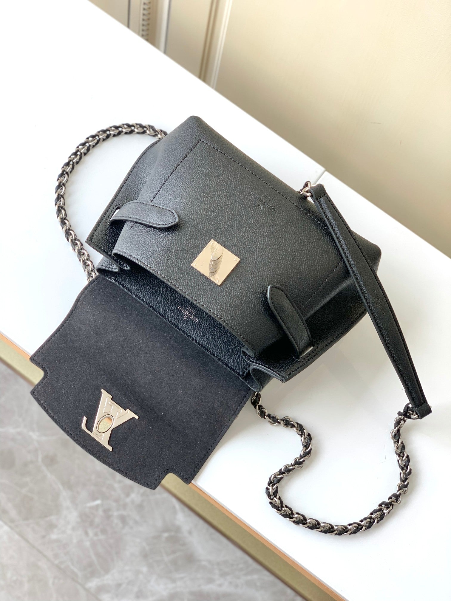 Louis Vuitton Capucines BB Black Taurillon Leather Handbag
