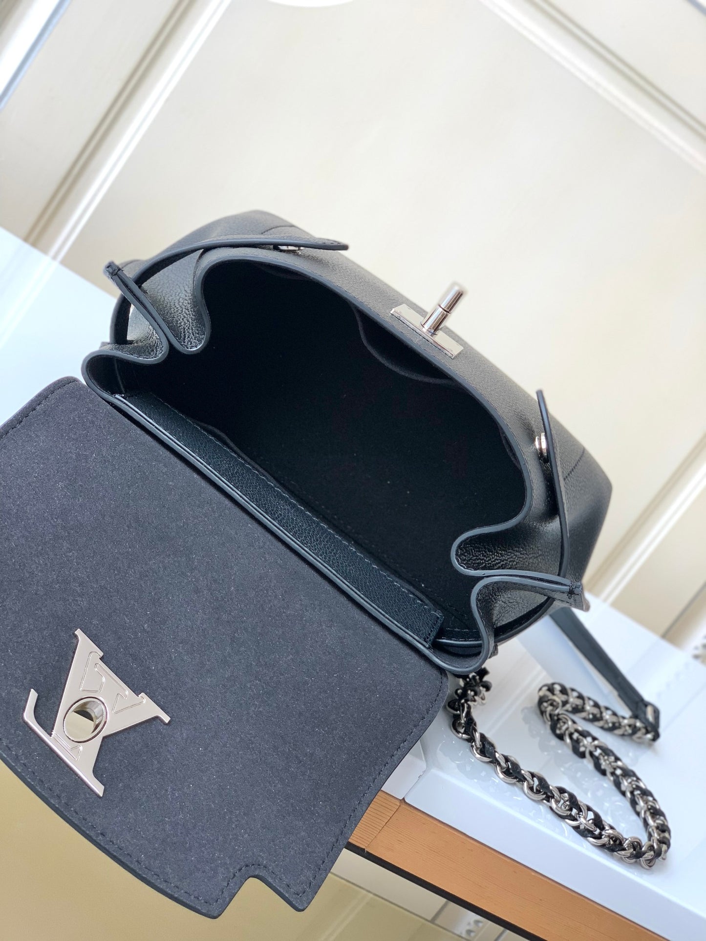 Louis Vuitton Capucines BB Black Taurillon Leather Handbag