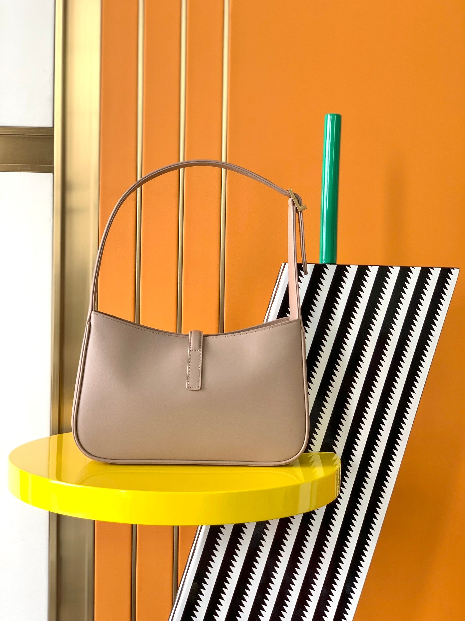 Saint Laurent LE 5 À 7 Hobo Bag in Smooth Leather - Nude Beige