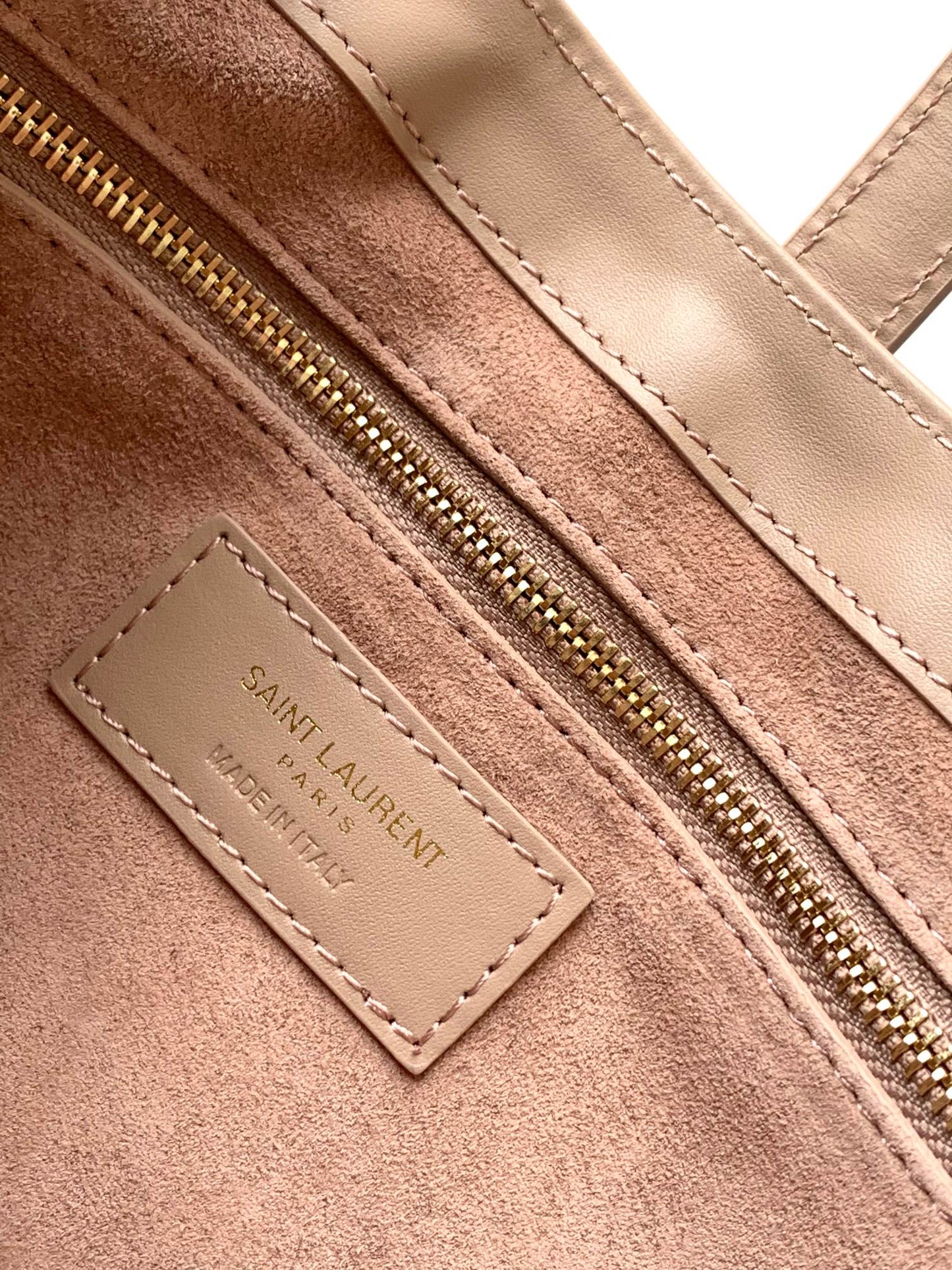 Saint Laurent LE 5 À 7 Hobo Bag in Smooth Leather - Nude Beige