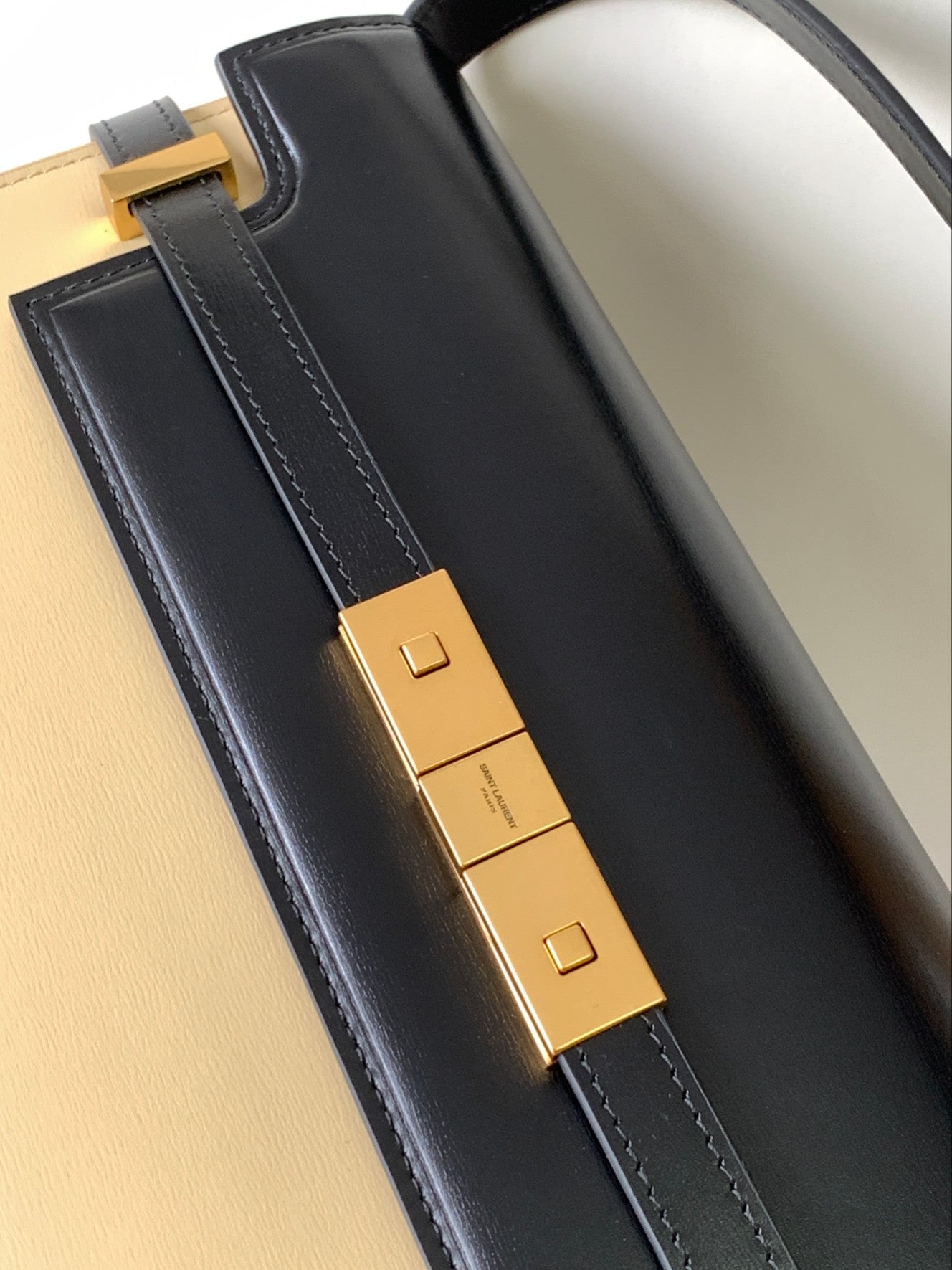 Two-Tone Cream and Black Leather Shoulder Bag with Gold Hardware
