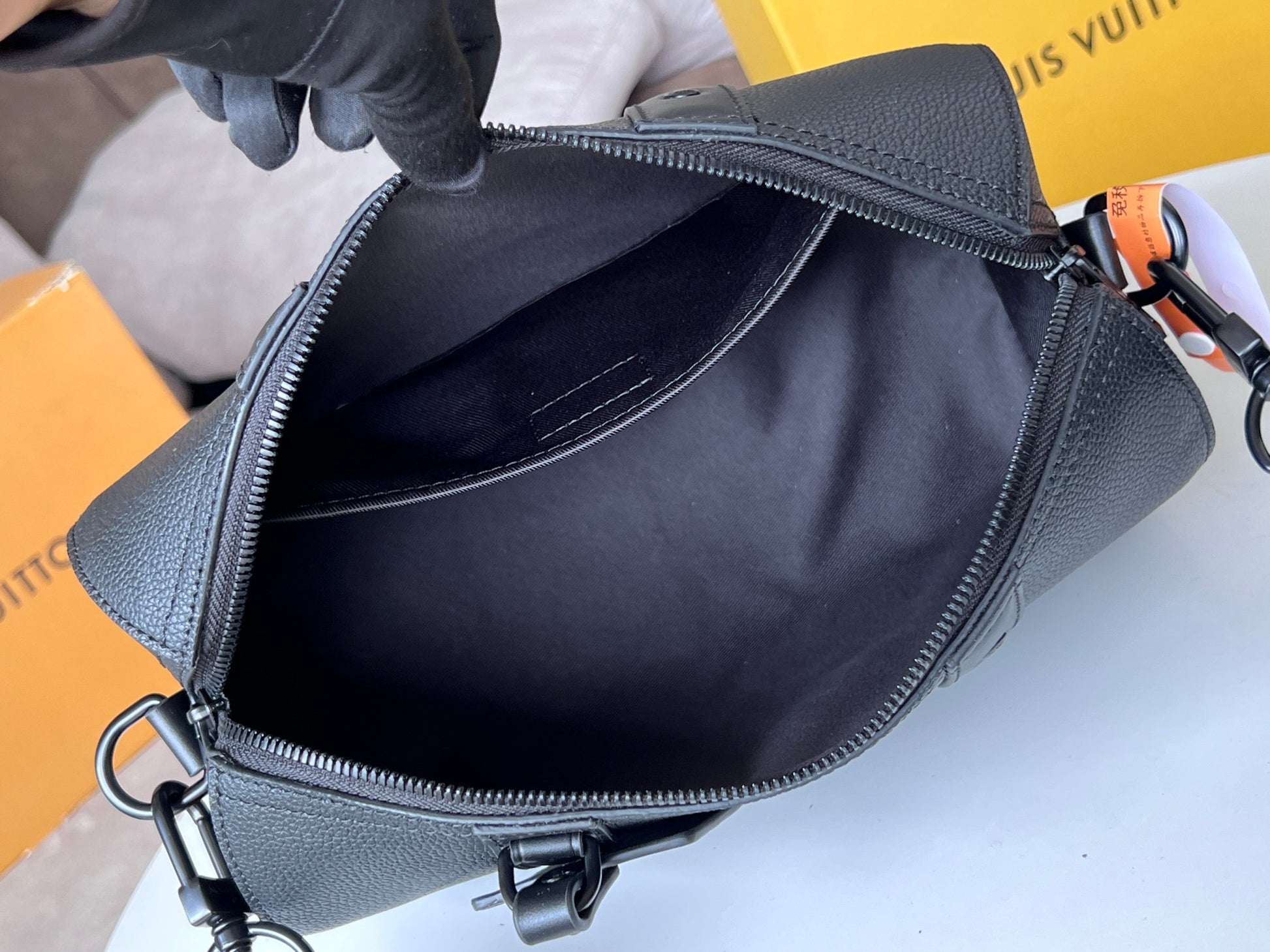 Louis Vuitton City Keepall Aerogram - Black Grained Calfskin Crossbody Bag