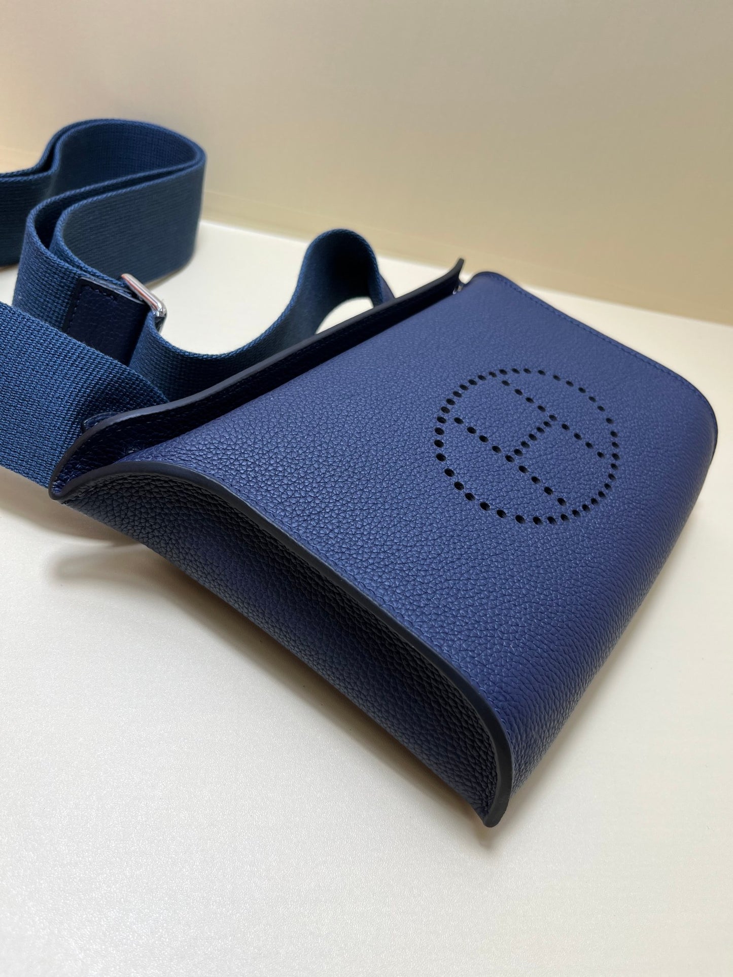 Hermès Evelyne 16 TPM Crossbody Bag - Deep Blue Leather