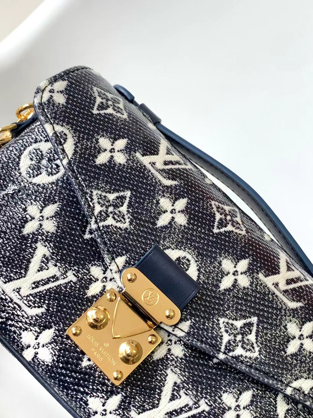 Louis Vuitton Pochette Metis East West Monogram Empreinte Navy Blue Leather Crossbody Bag