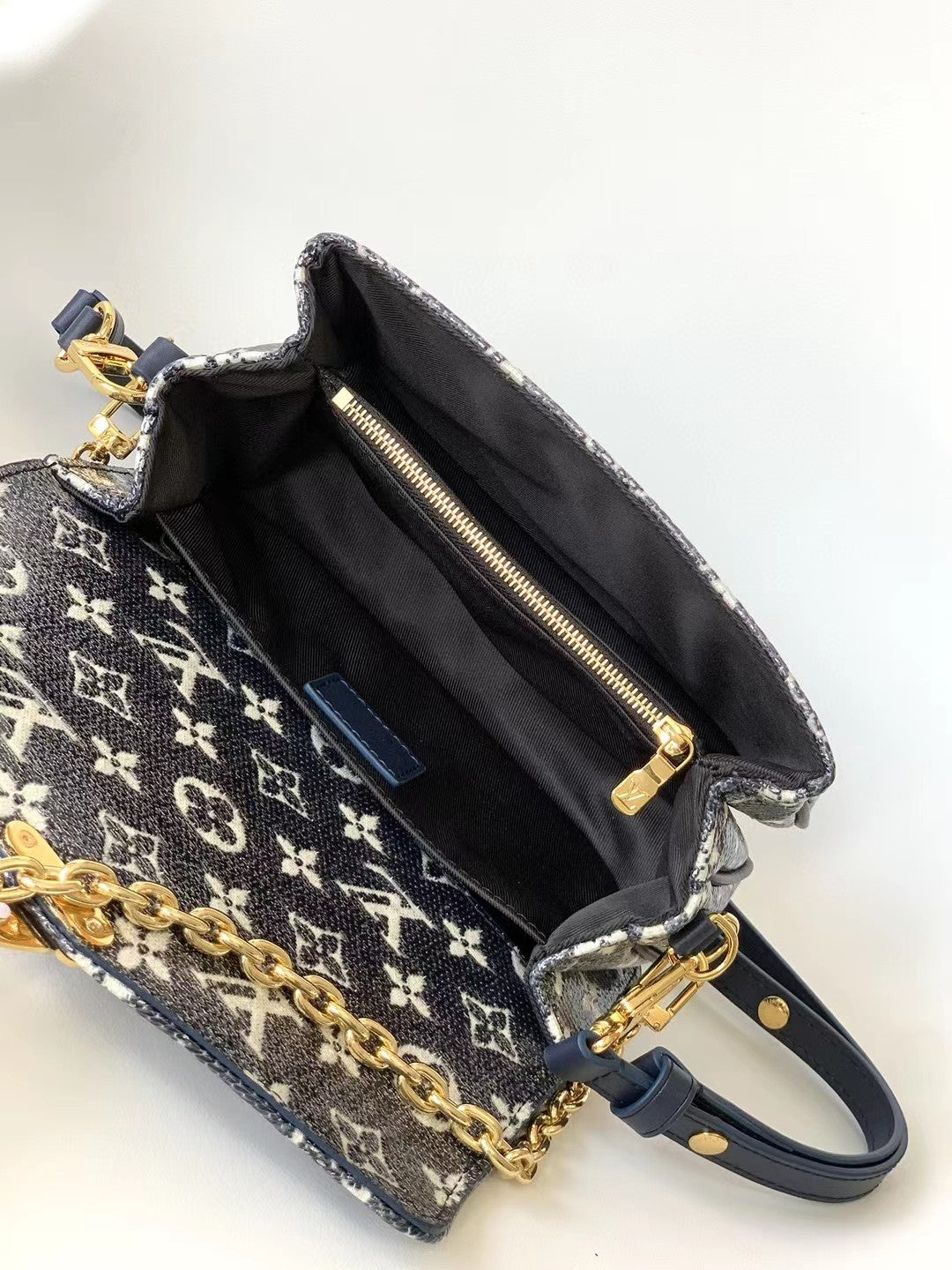 Louis Vuitton Pochette Metis East West Monogram Empreinte Navy Blue Leather Crossbody Bag
