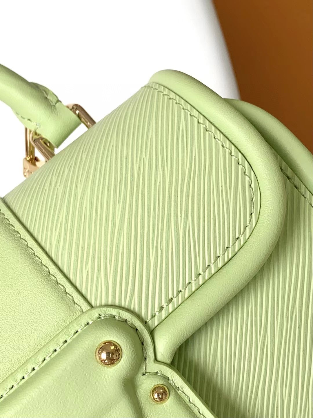 Louis Vuitton Saumur BB Mahina Leather Handbag - Pale Green