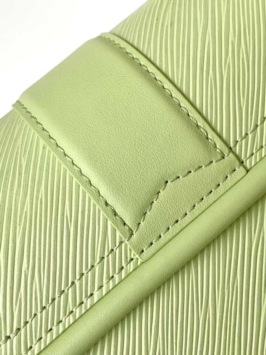 Louis Vuitton Saumur BB Mahina Leather Handbag - Pale Green