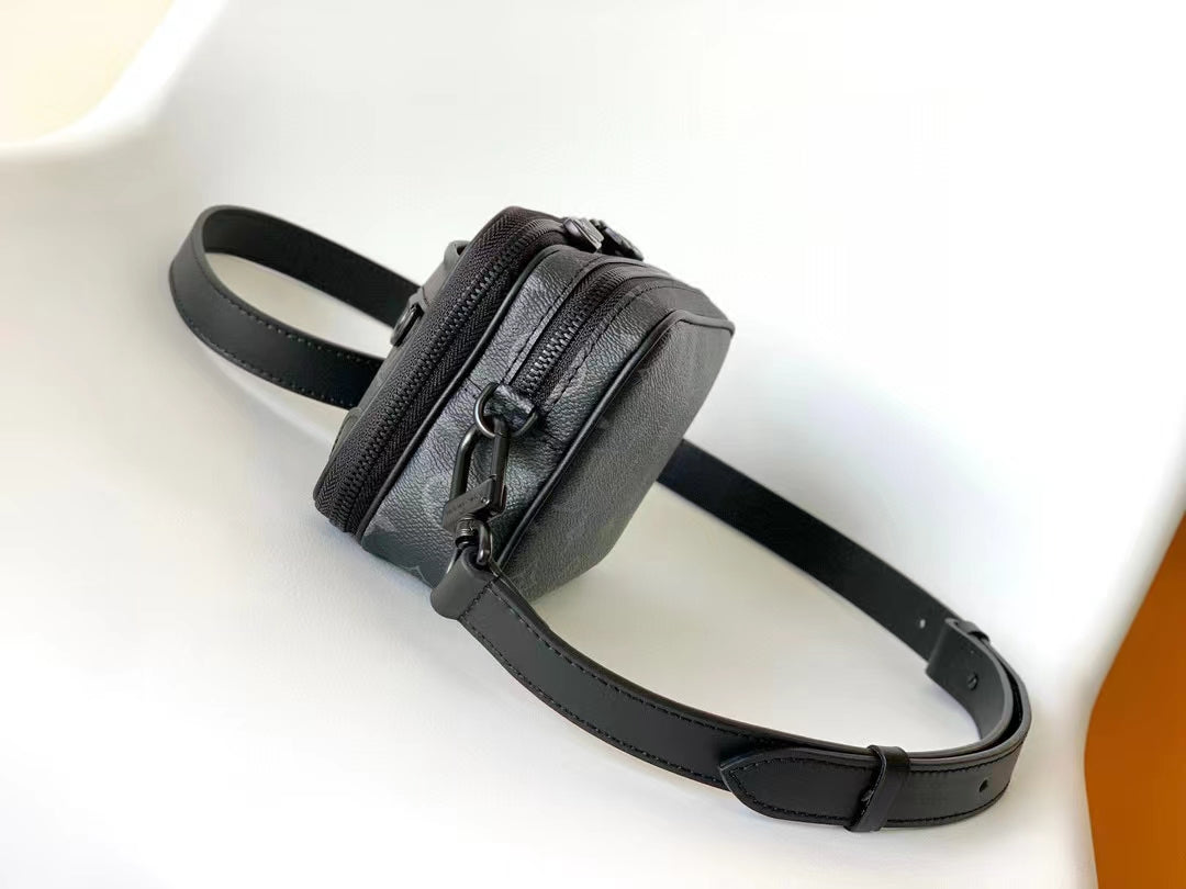 Louis Vuitton Discovery Bumbag PM Monogram Eclipse Canvas Black