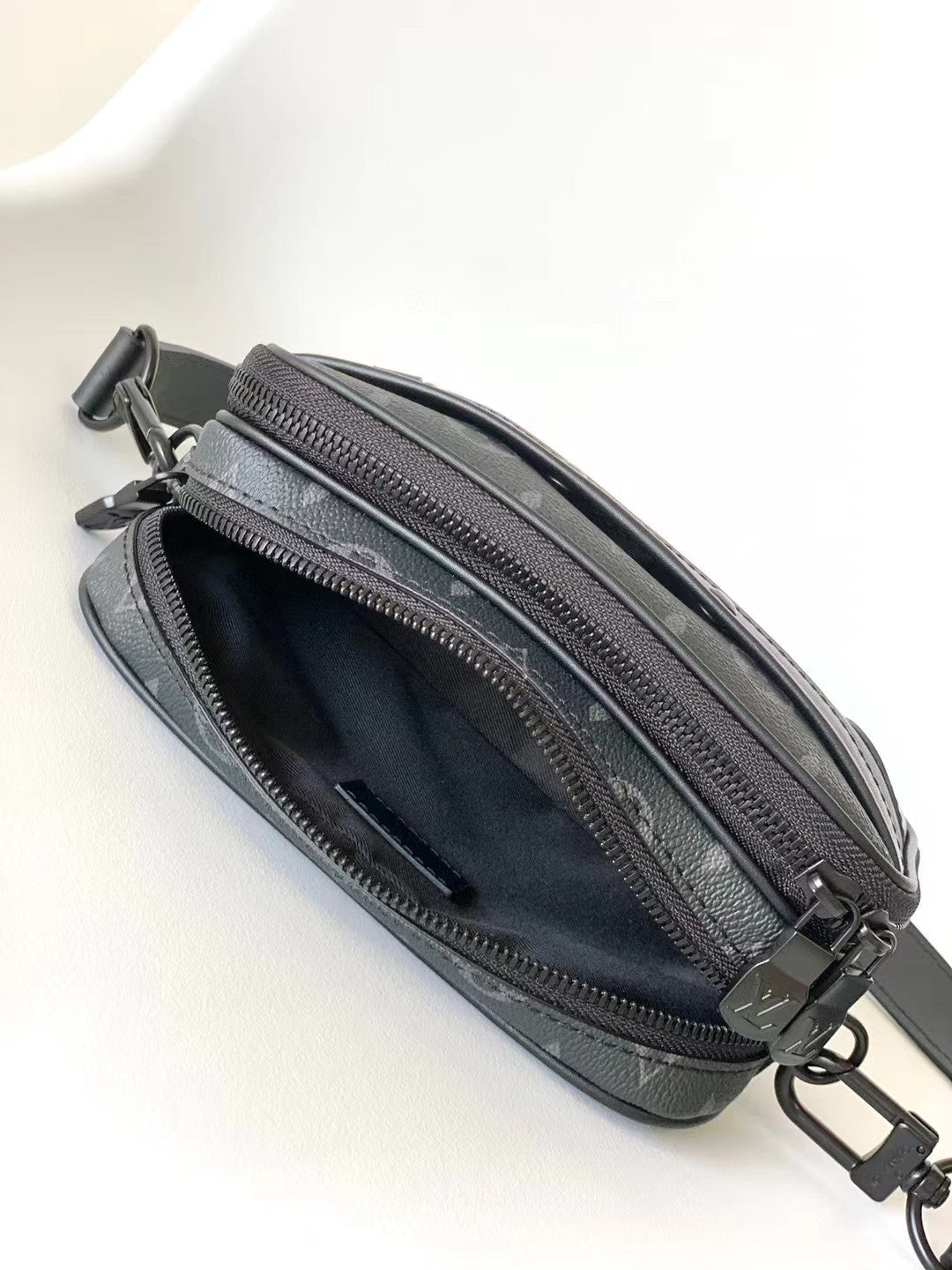 Louis Vuitton Discovery Bumbag PM Monogram Eclipse Canvas Black