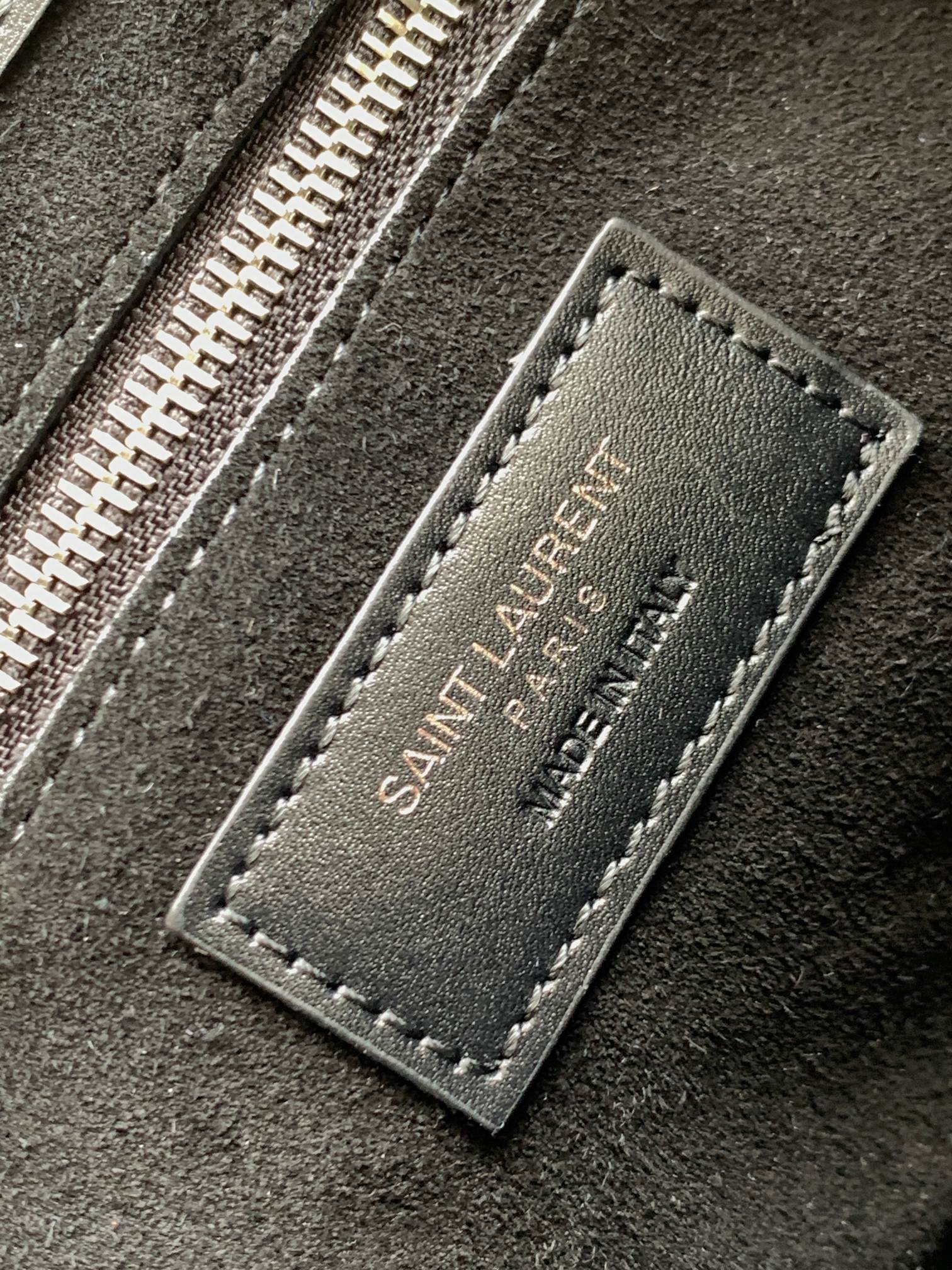 Saint Laurent Le 5 à 7 Leather Hobo Bag - Black
