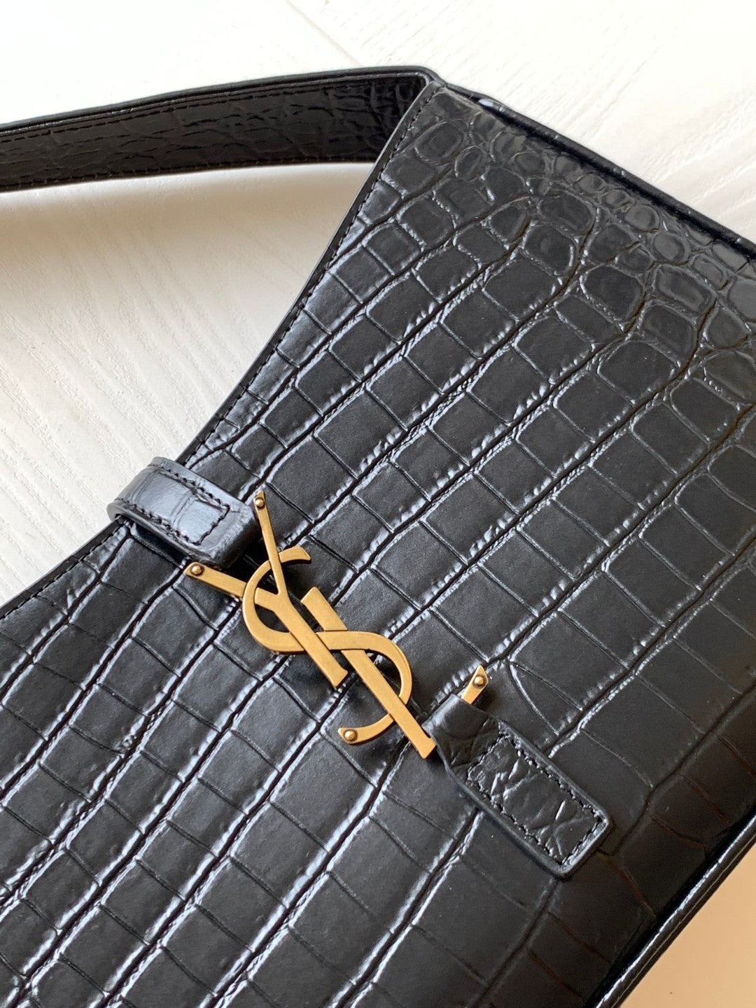 Saint Laurent Le 5 à 7 Crocodile-Embossed Leather Hobo Bag - Black
