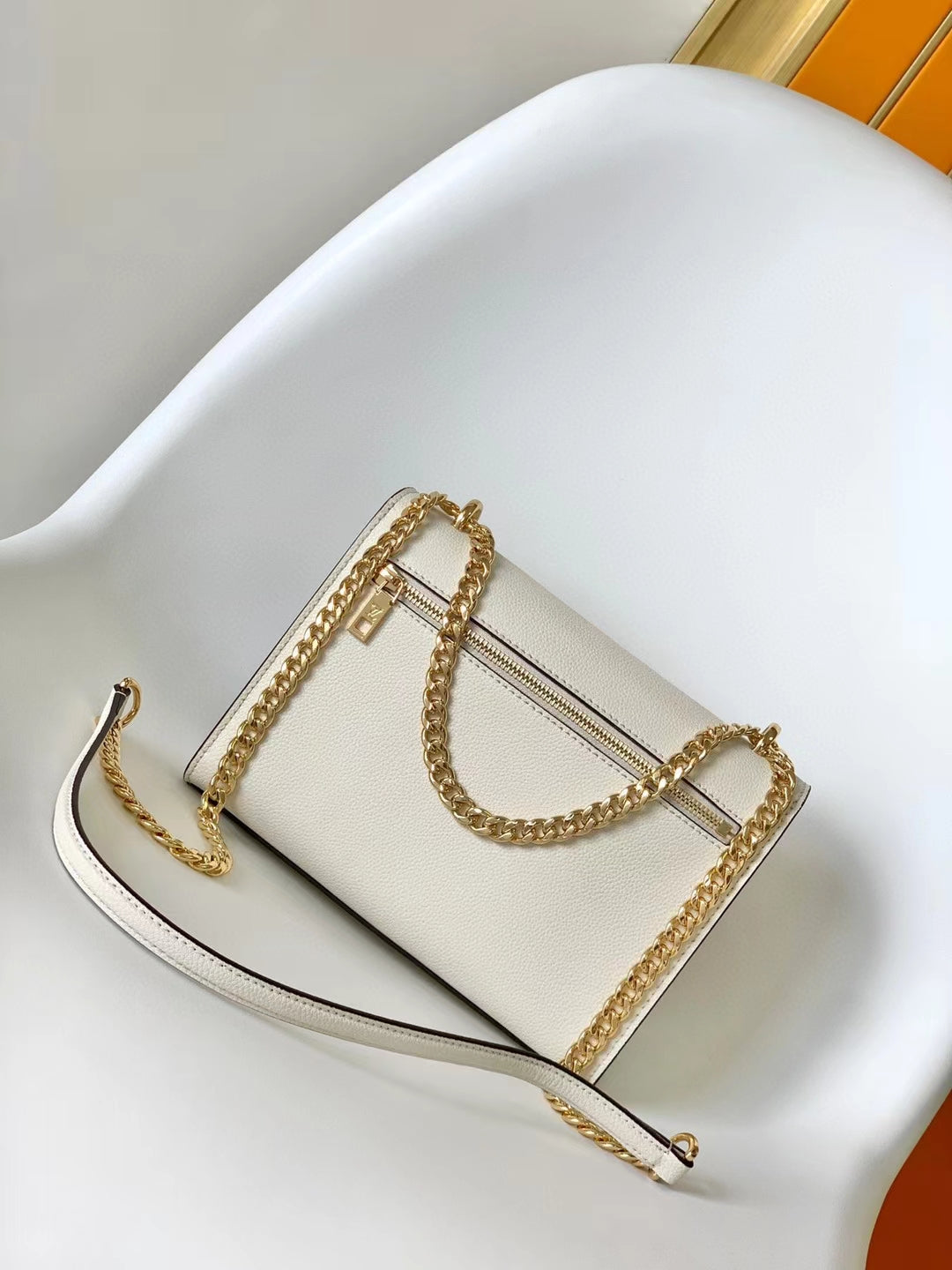Louis Vuitton Vavin PM Shoulder Bag - Cream and Pink Leather