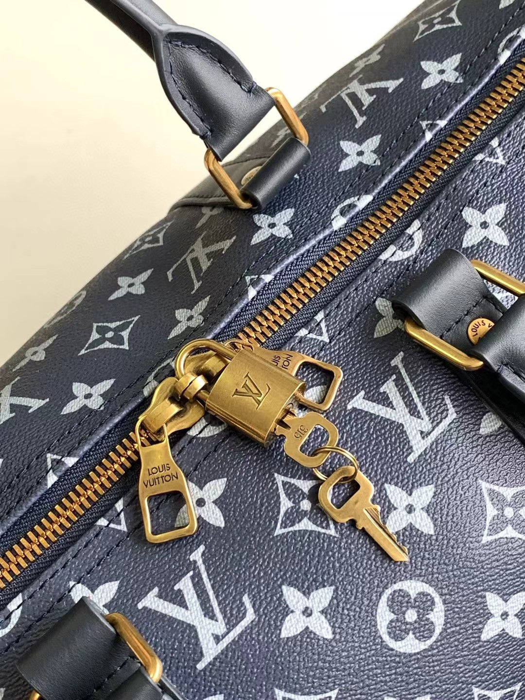 Louis Vuitton Keepall Bandoulière 50 Monogram Clouds Blue