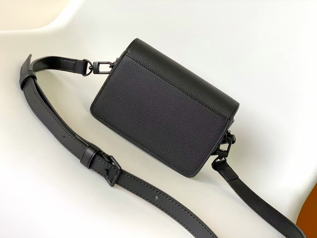 Louis Vuitton Steamer Wearable Wallet - Black Taiga Leather Crossbody Bag