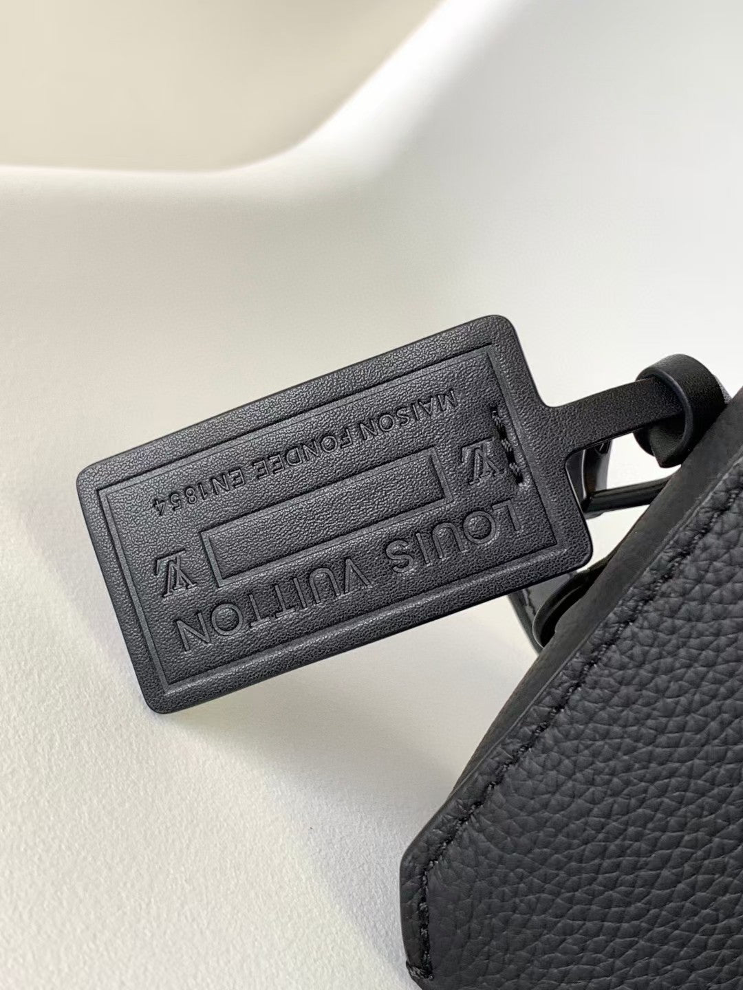 Louis Vuitton Steamer Wearable Wallet - Black Taiga Leather Crossbody Bag