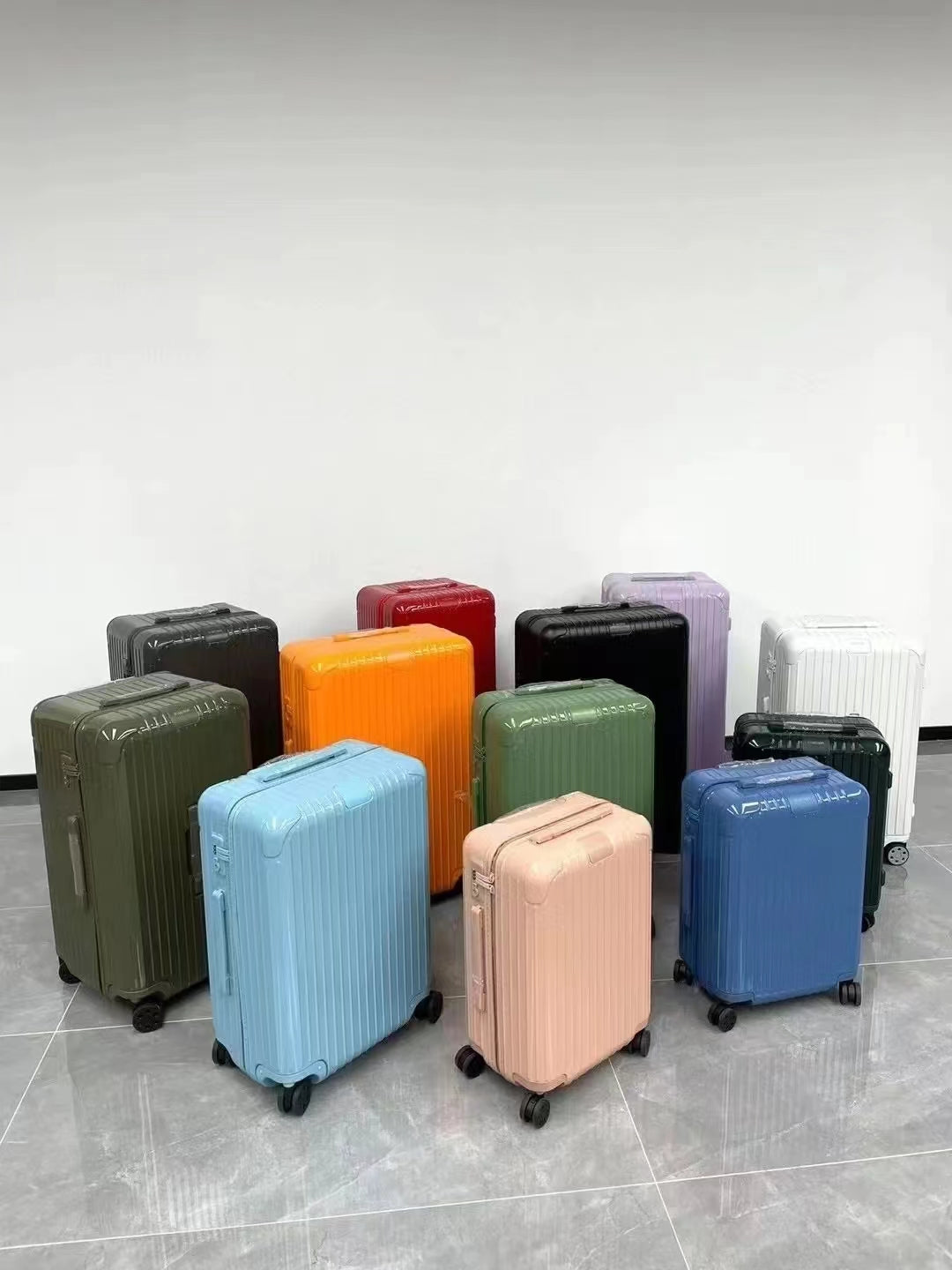 Modern Hardside Spinner Luggage Lightweight Travel Suitcase with Wheels