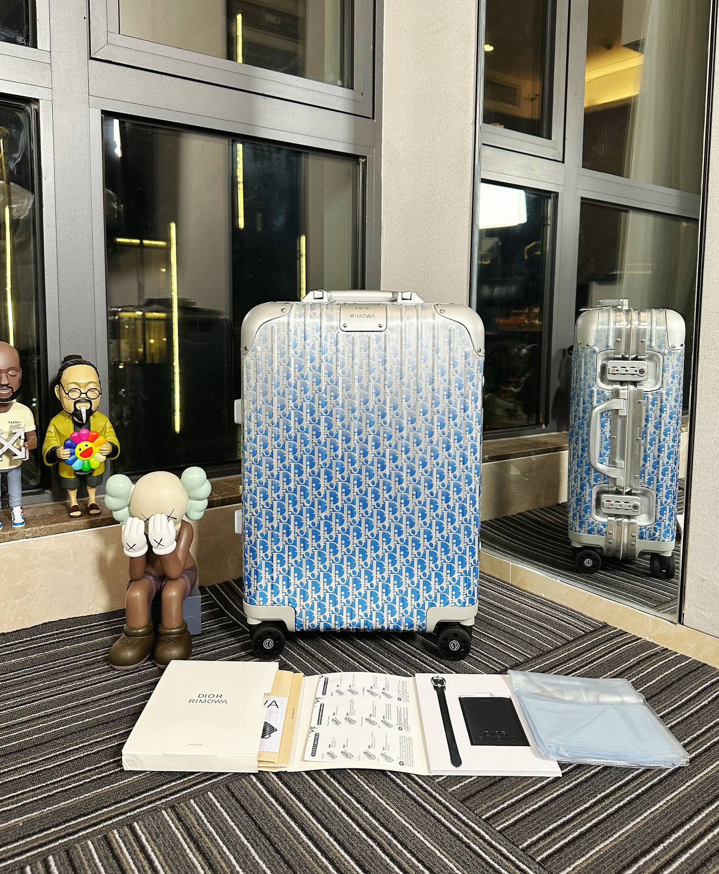 Monogram Pattern Hardside Spinner Suitcase Travel Luggage