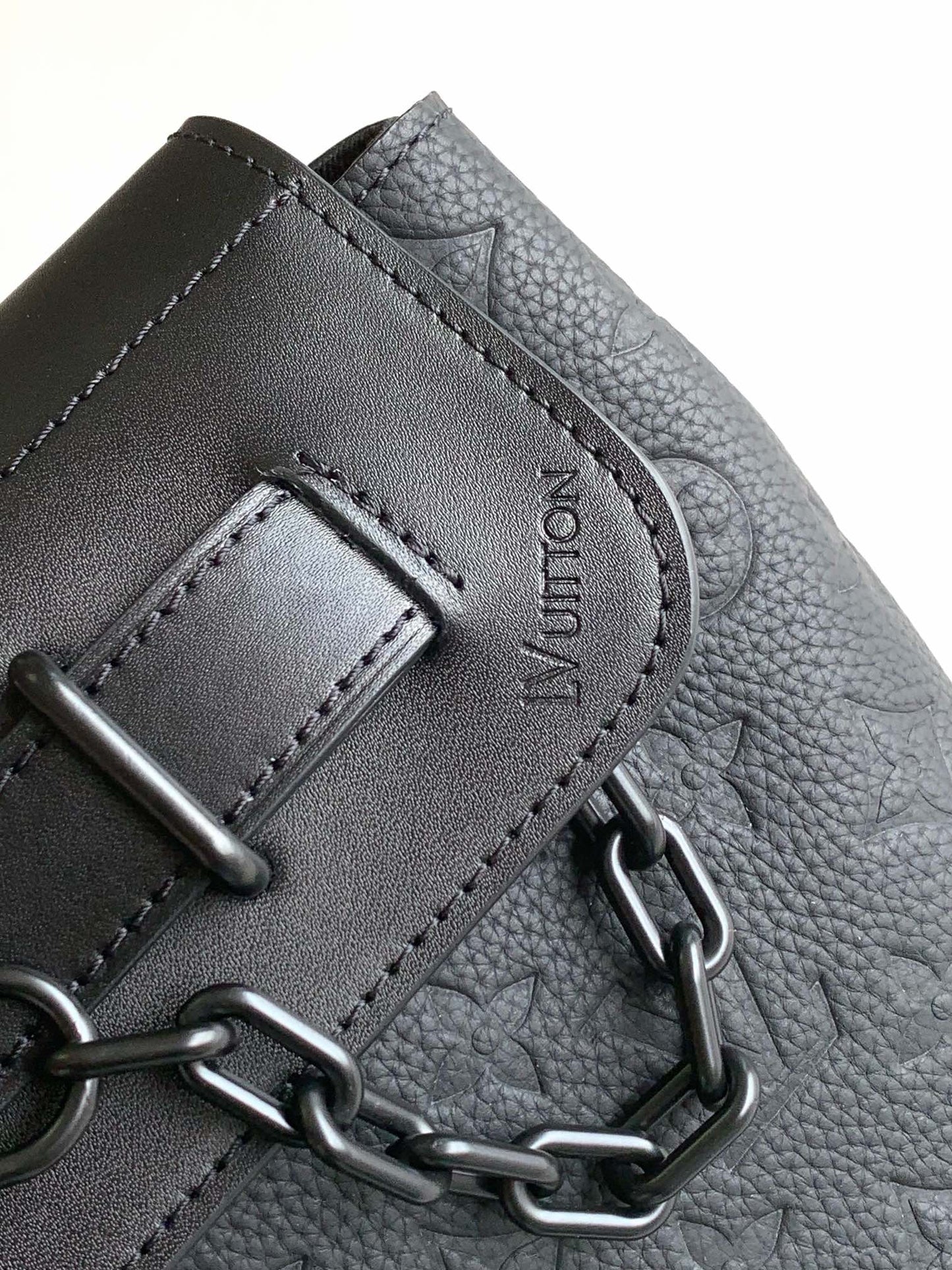 Louis Vuitton Steamer Wearable Wallet - Black Monogram Taurillon Leather
