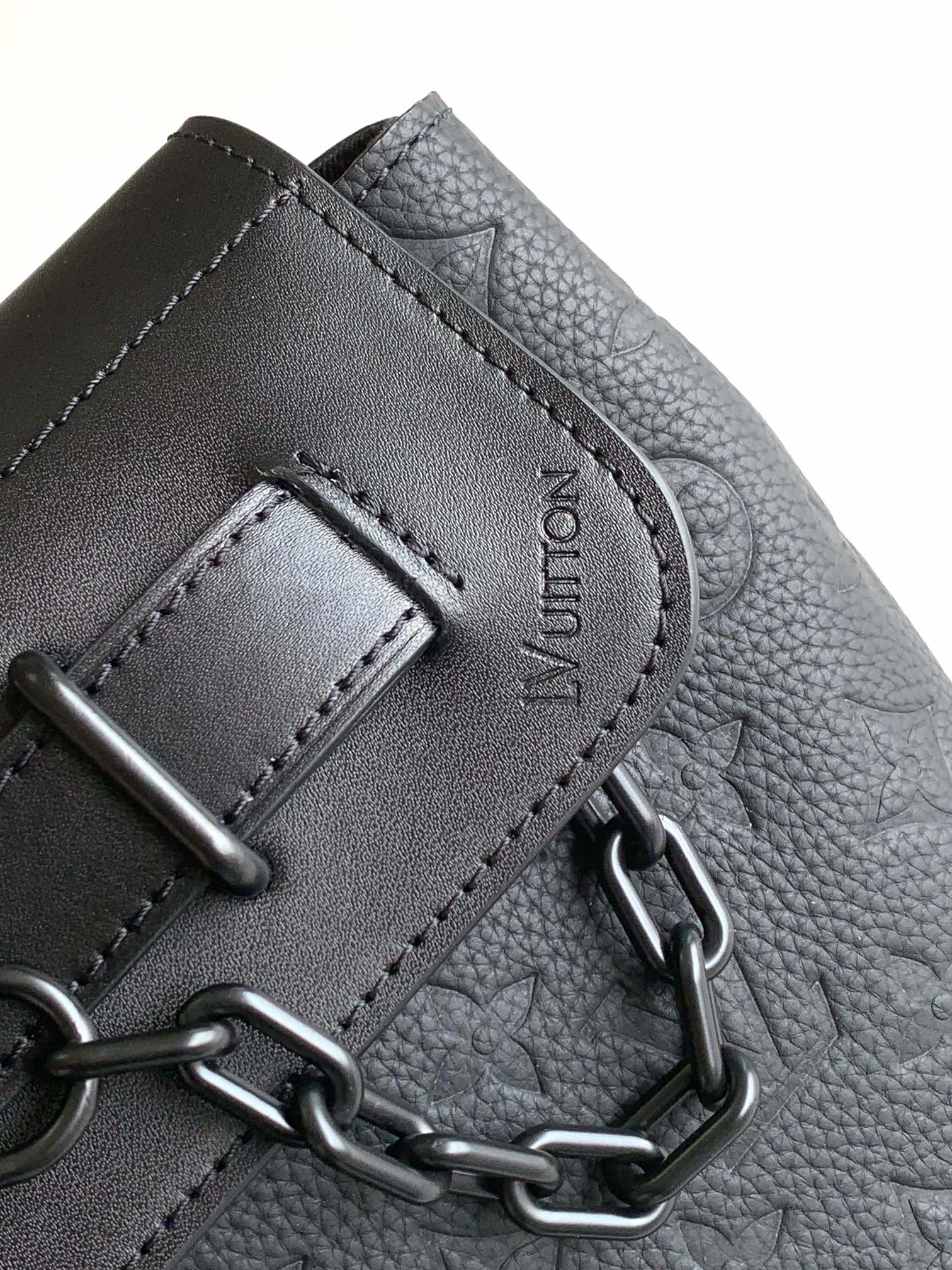 Louis Vuitton Steamer Wearable Wallet - Black Monogram Taurillon Leather