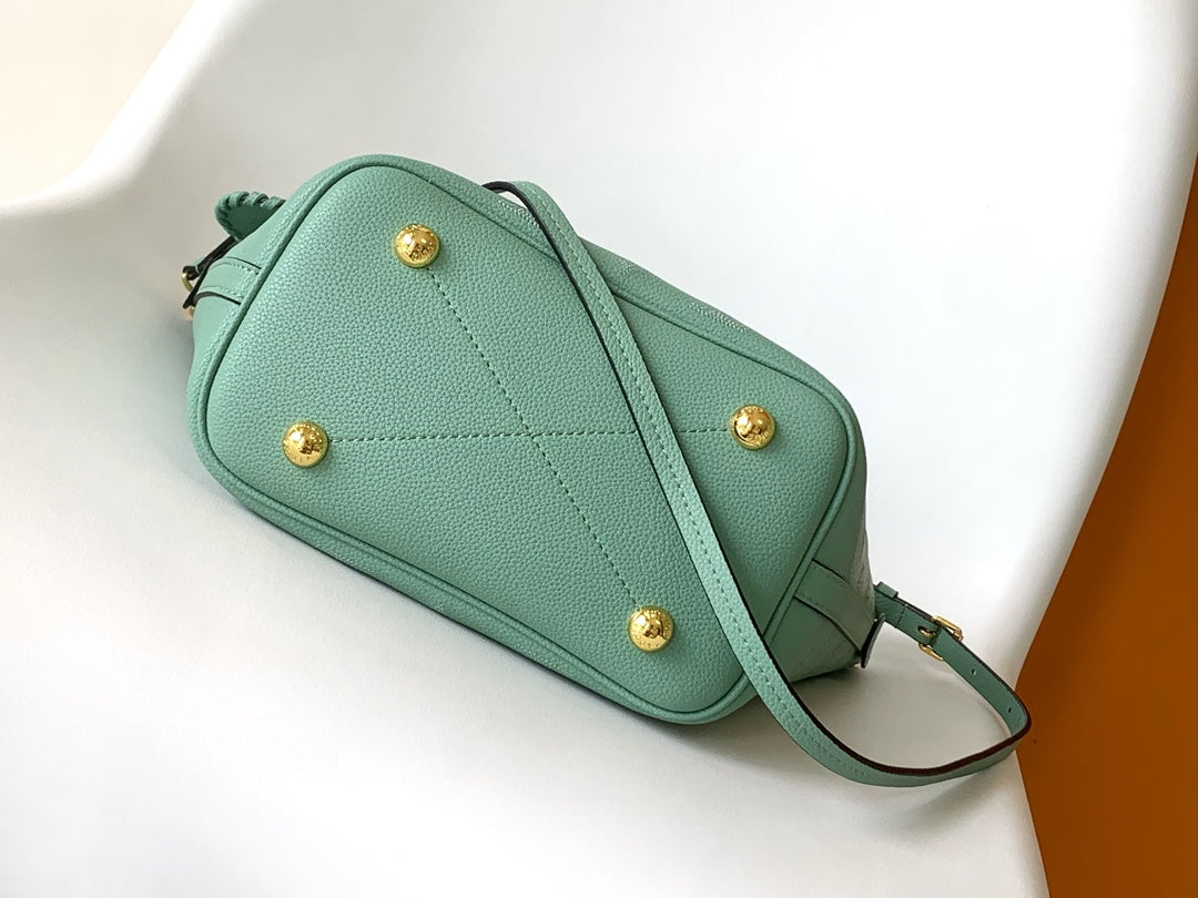 Louis Vuitton Hina PM Mahina Leather Handbag - Vert Lagon