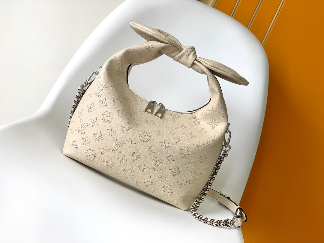 Louis Vuitton Over the Moon Mahina Leather Handbag - Quartz