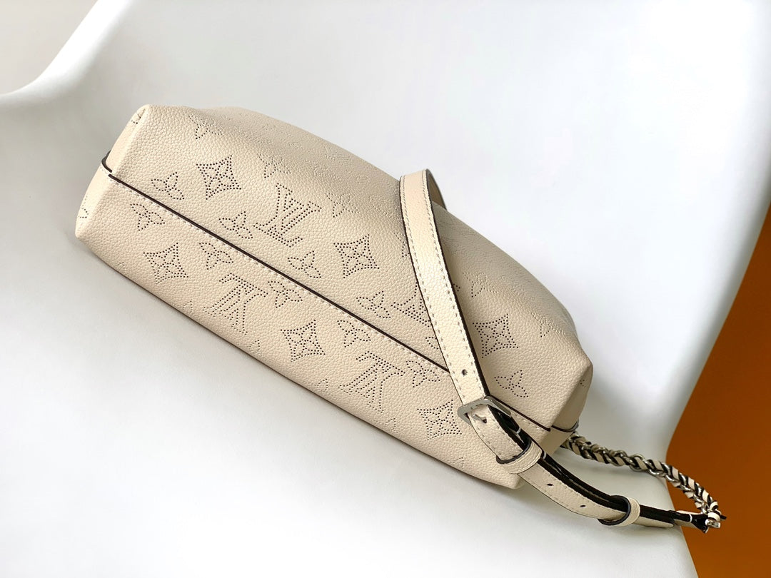 Louis Vuitton Over the Moon Mahina Leather Handbag - Quartz