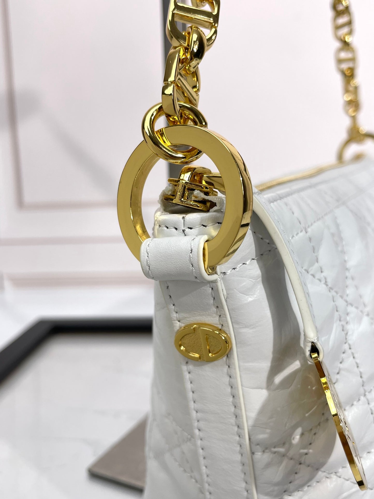 Elegant White Quilted Shoulder Bag with Gold-Tone Chain Strap