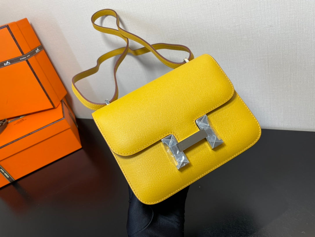 Hermès Constance 18 Epsom Leather Shoulder Bag - Yellow