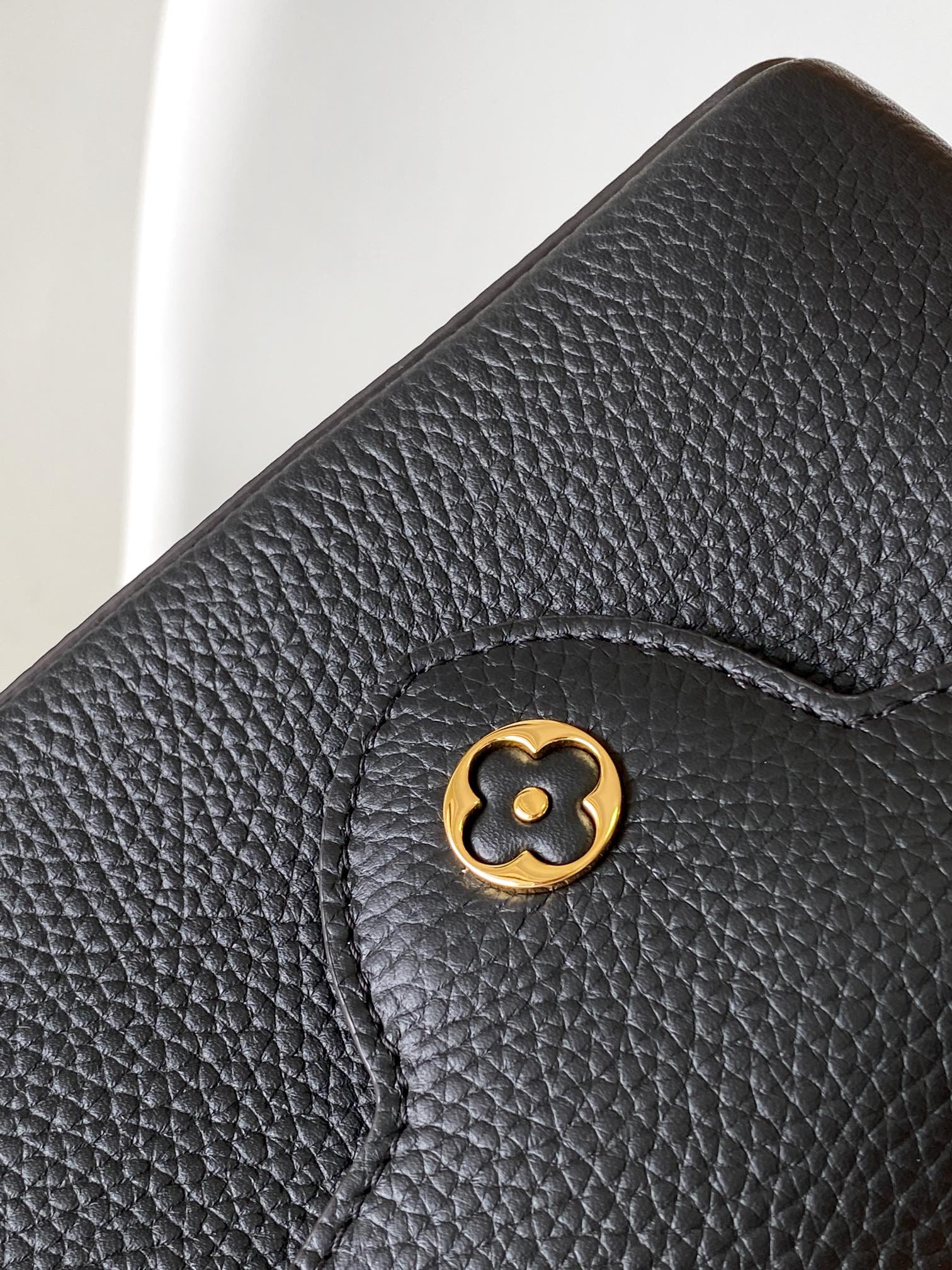 Louis Vuitton Capucines BB Taurillon Leather Handbag - Black