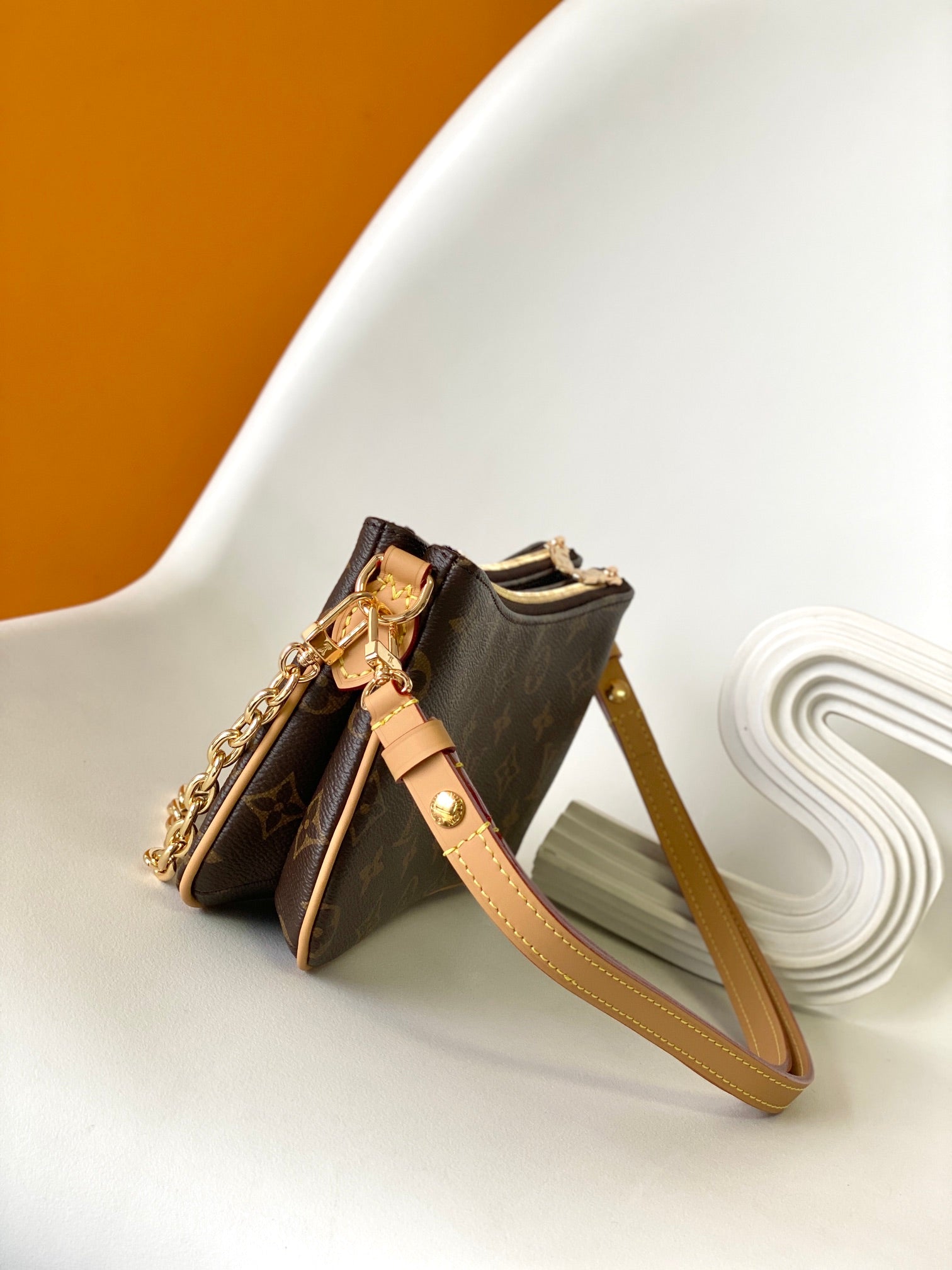 Louis Vuitton Favorite PM Monogram Canvas Crossbody Shoulder Bag