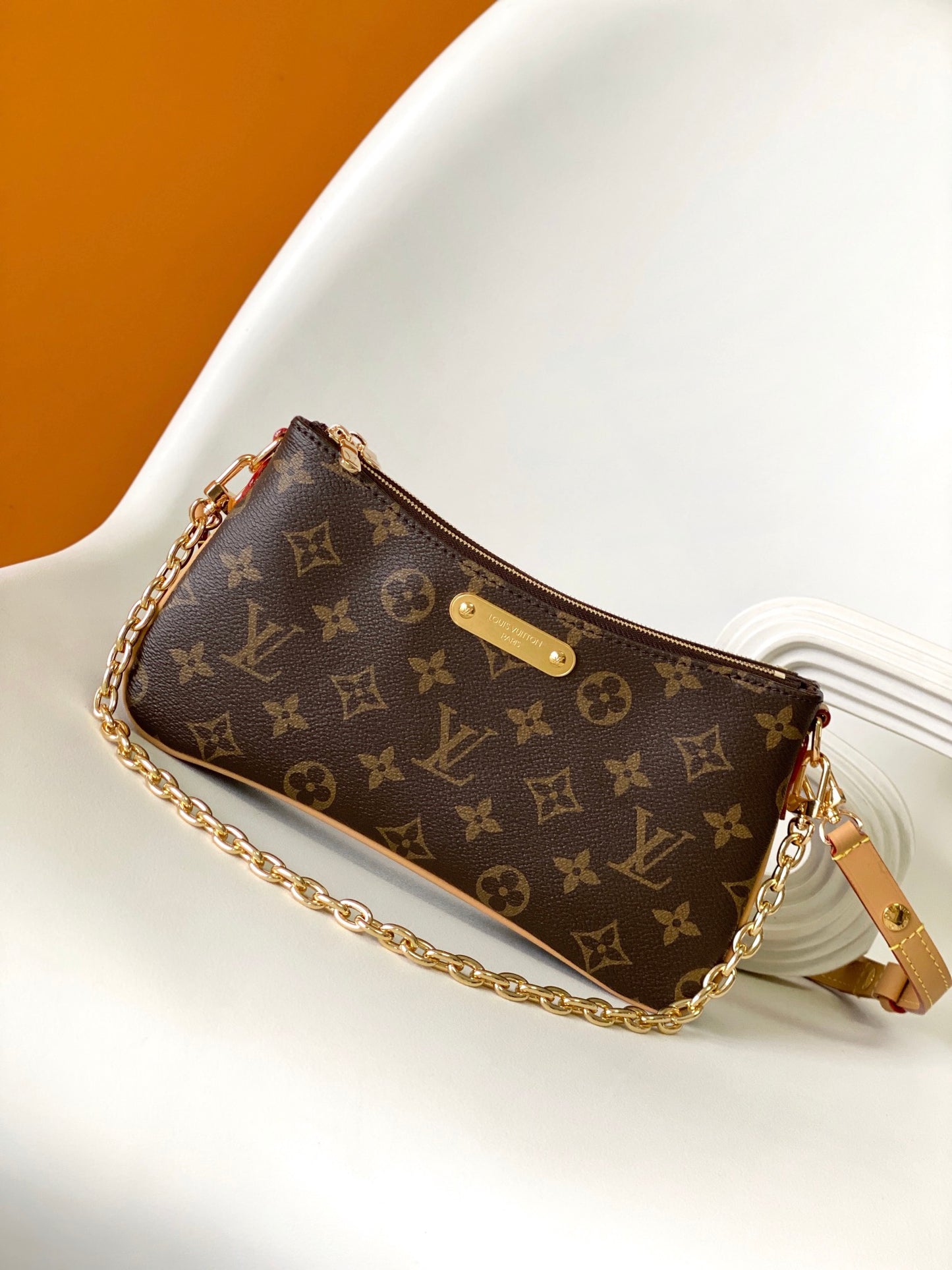 Louis Vuitton Favorite PM Monogram Canvas Crossbody Shoulder Bag
