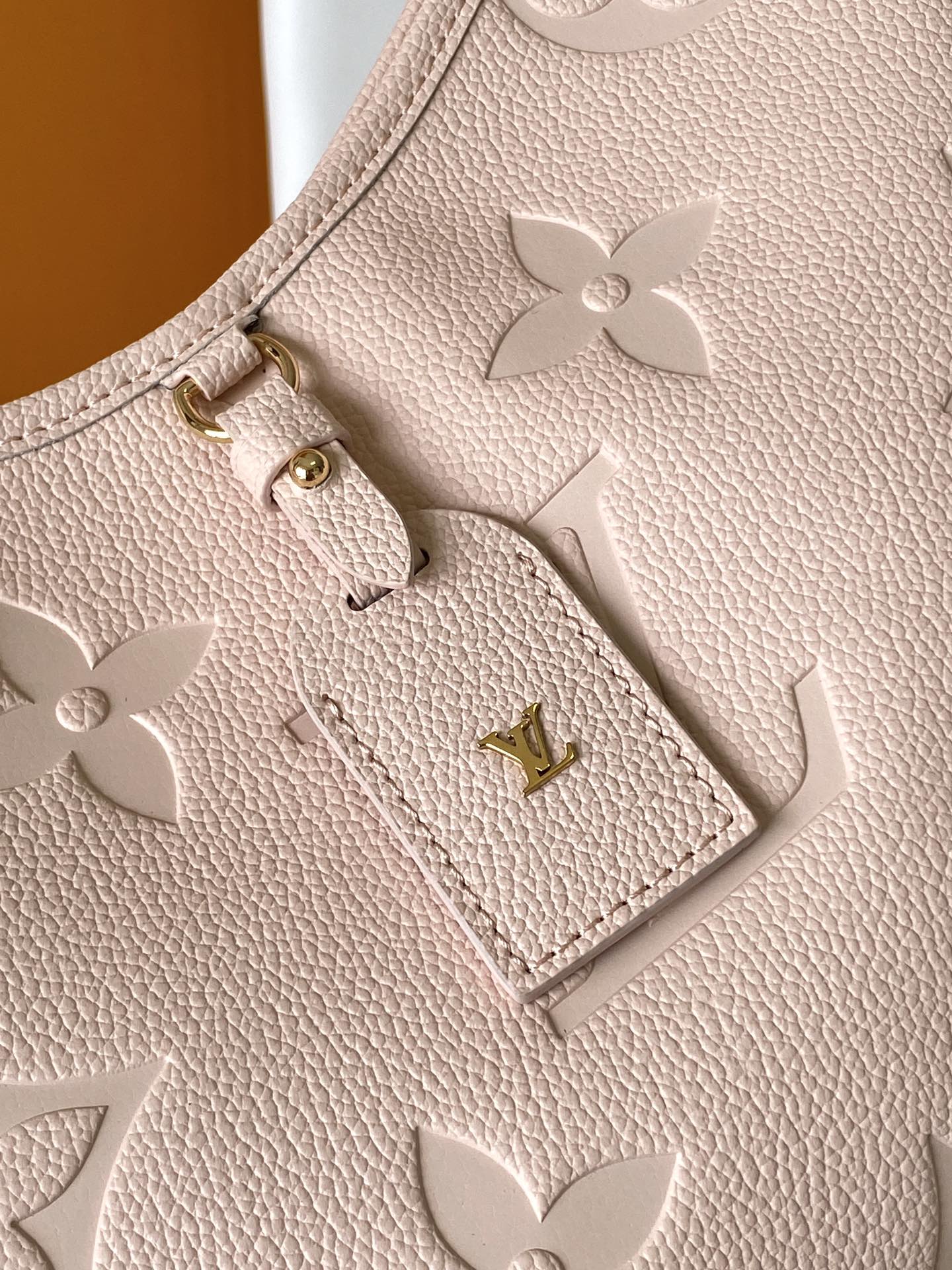 Elegant Light Pink Faux Leather Shoulder Bag for Women - Stylish Everyday Handbag