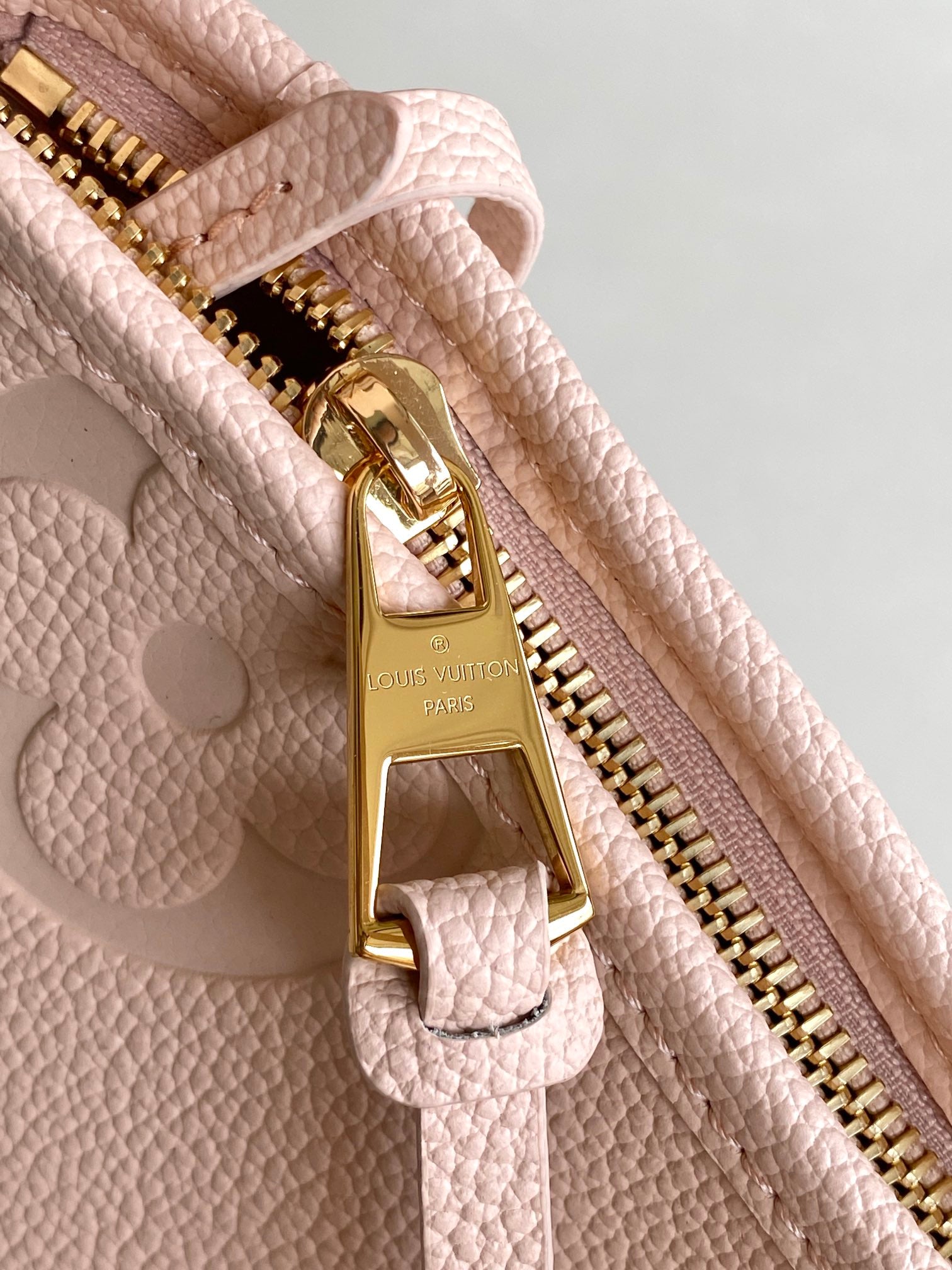 Elegant Light Pink Faux Leather Shoulder Bag for Women - Stylish Everyday Handbag